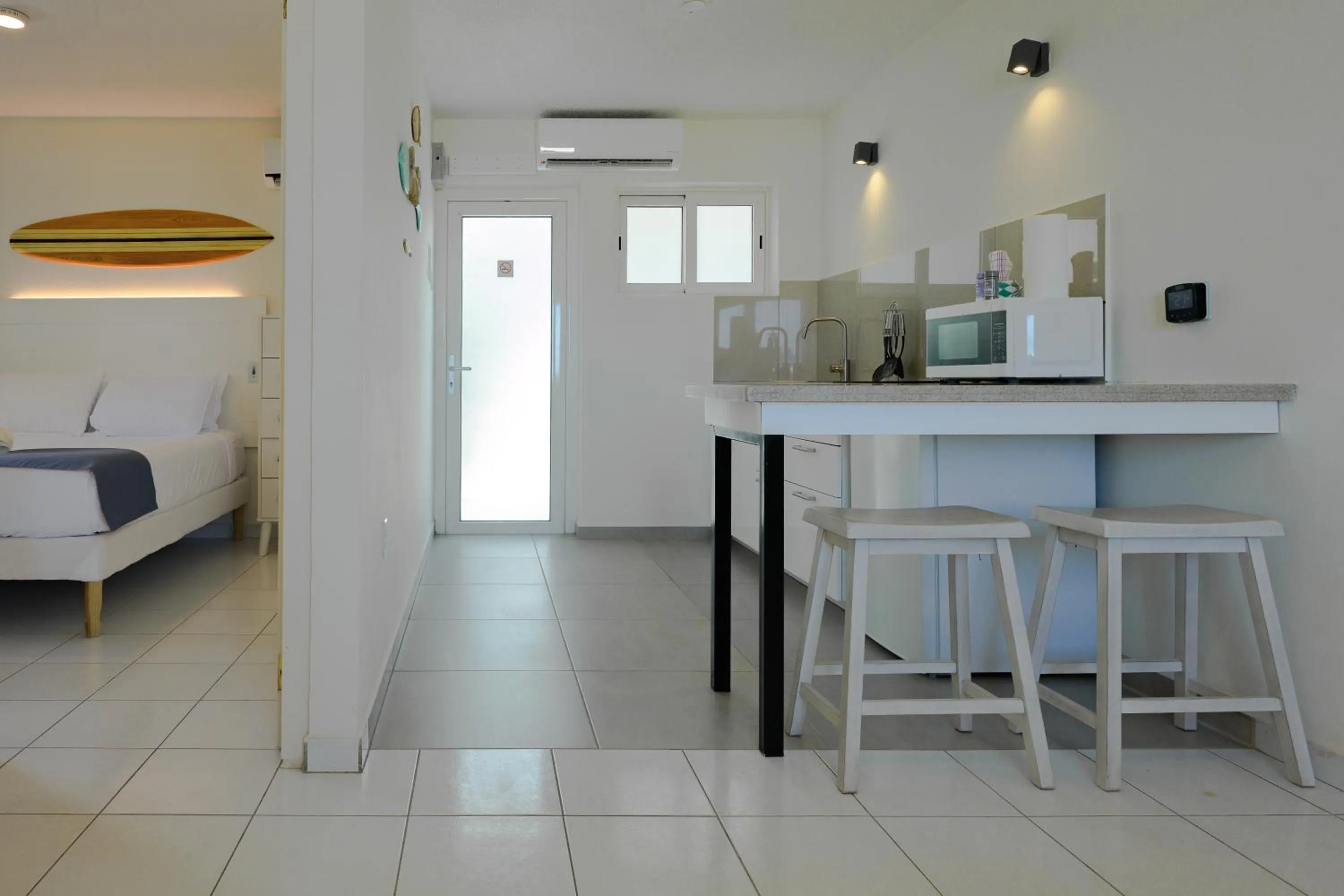 Dining area, Bed in MERAKII SEAVIEW ESCAPE CURACAO