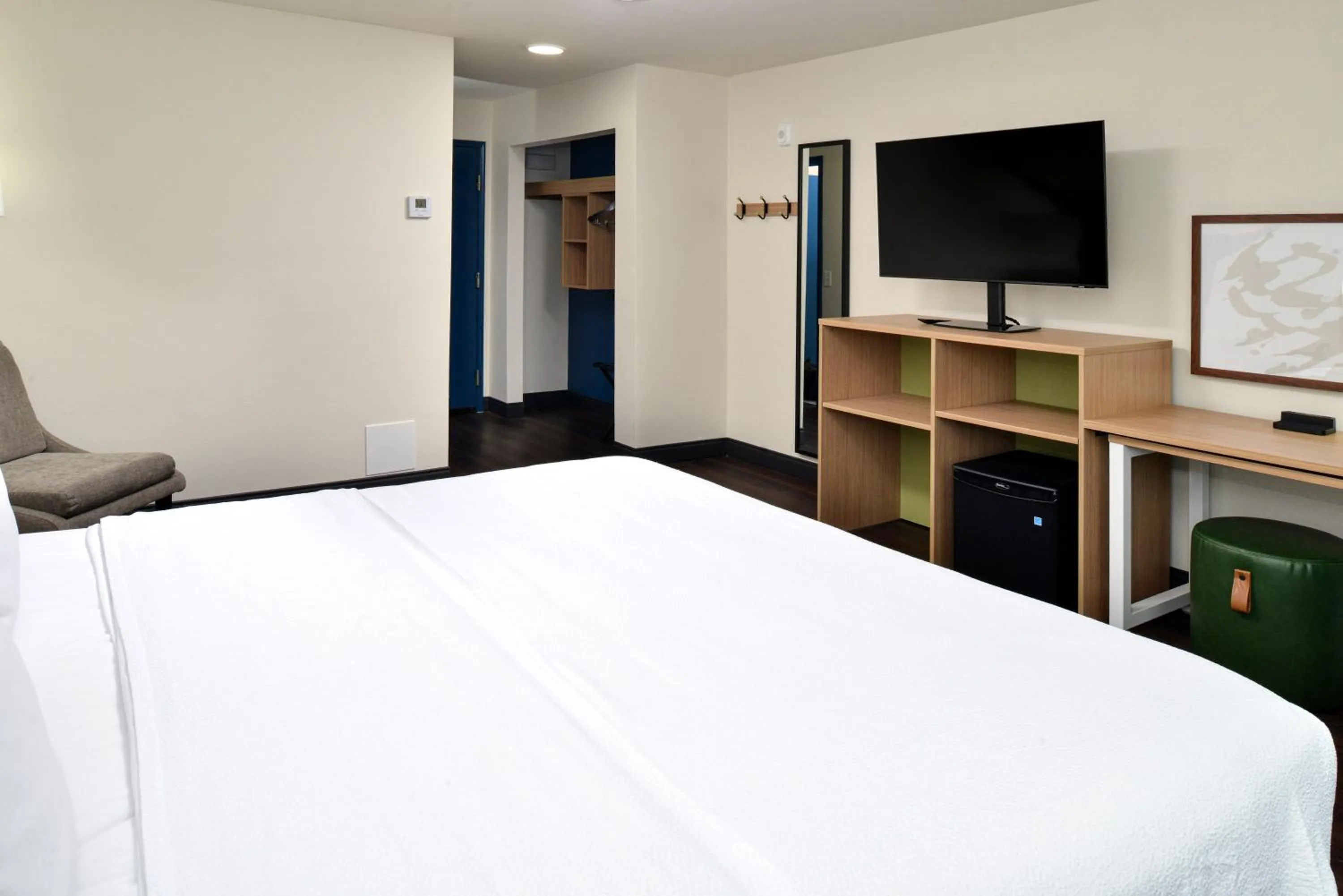 Bedroom, Bed in Spark By Hilton Dallas Medical District Love Field