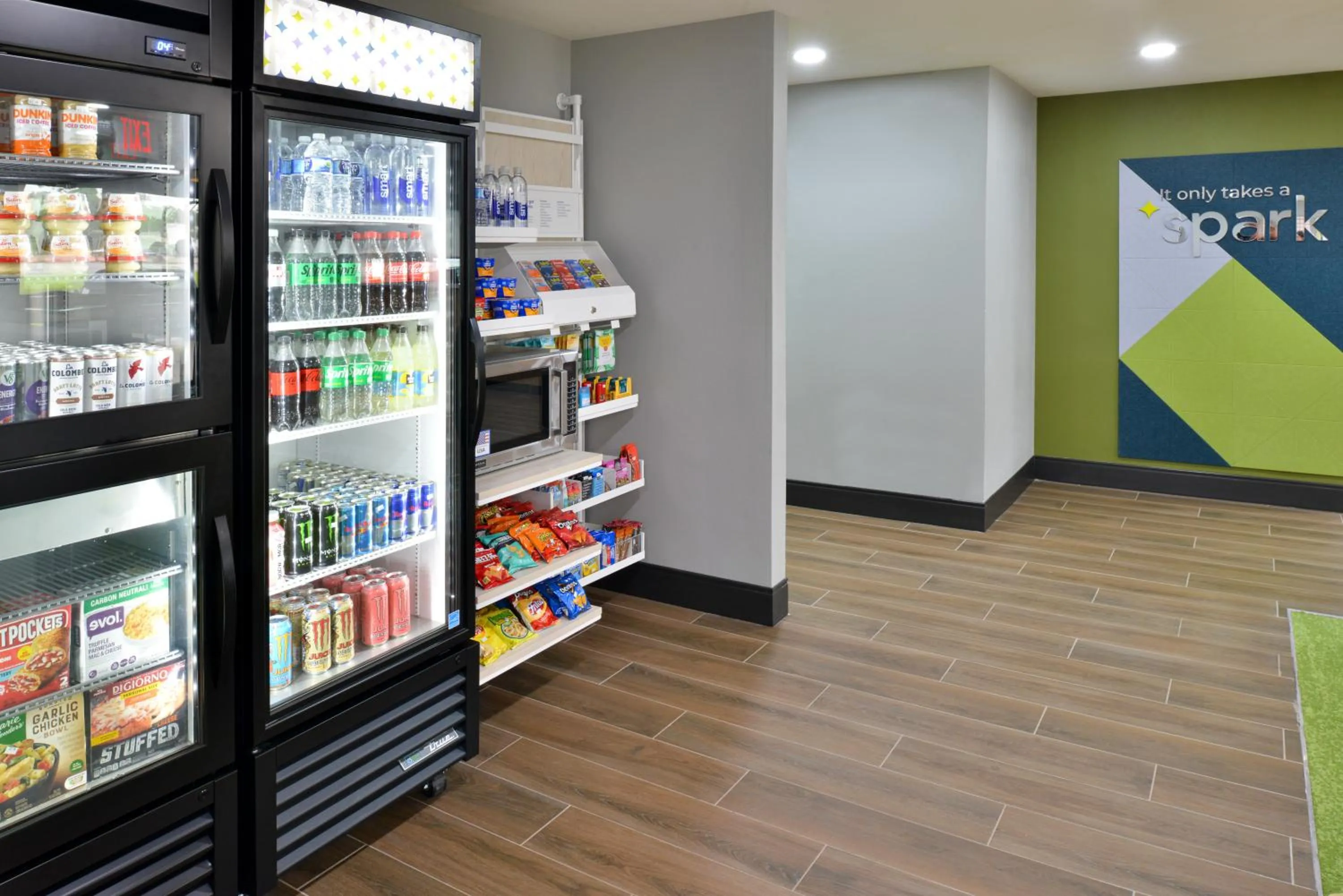 Food and drinks in Spark By Hilton Dallas Medical District Love Field