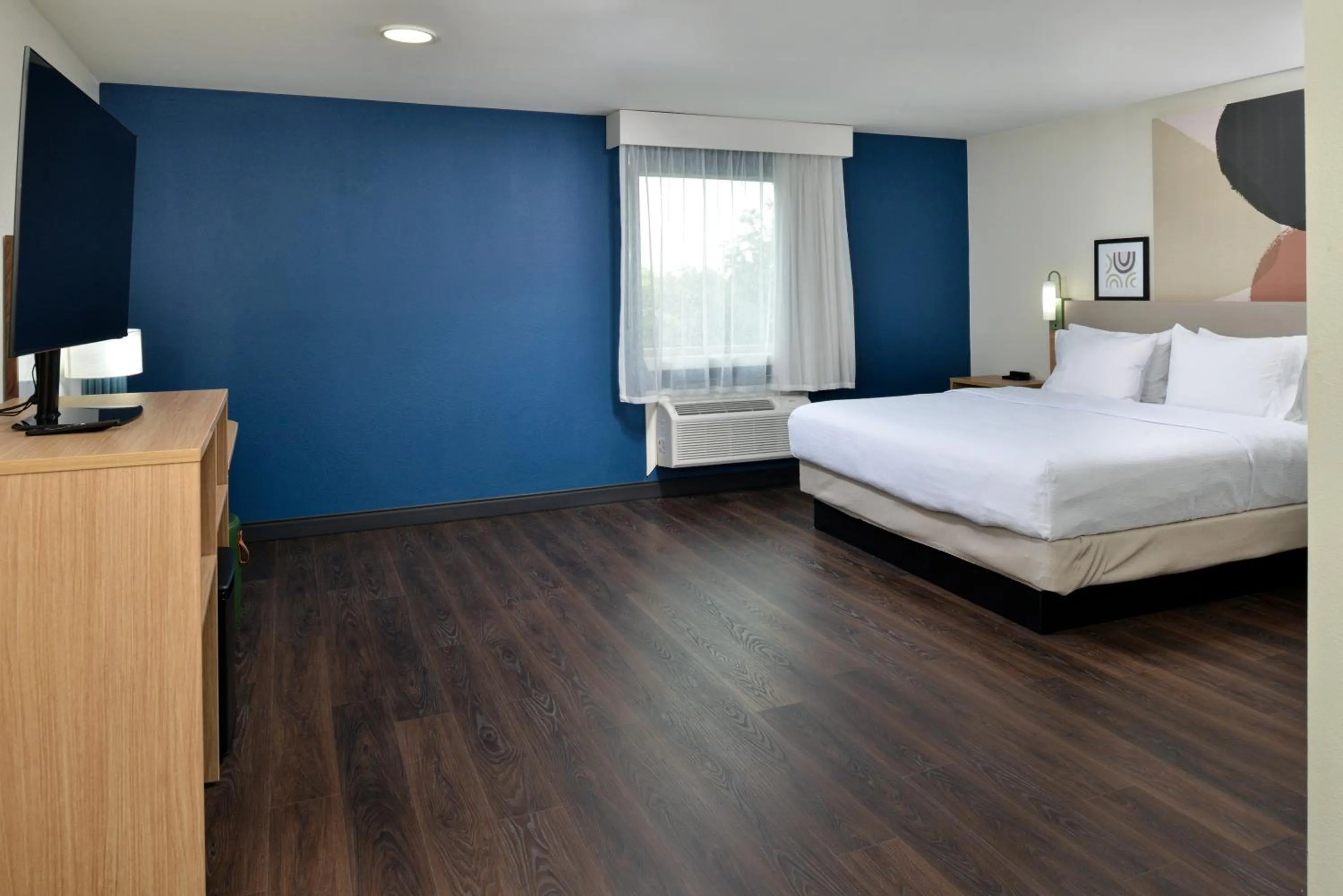 Bedroom, Bed in Spark By Hilton Dallas Medical District Love Field