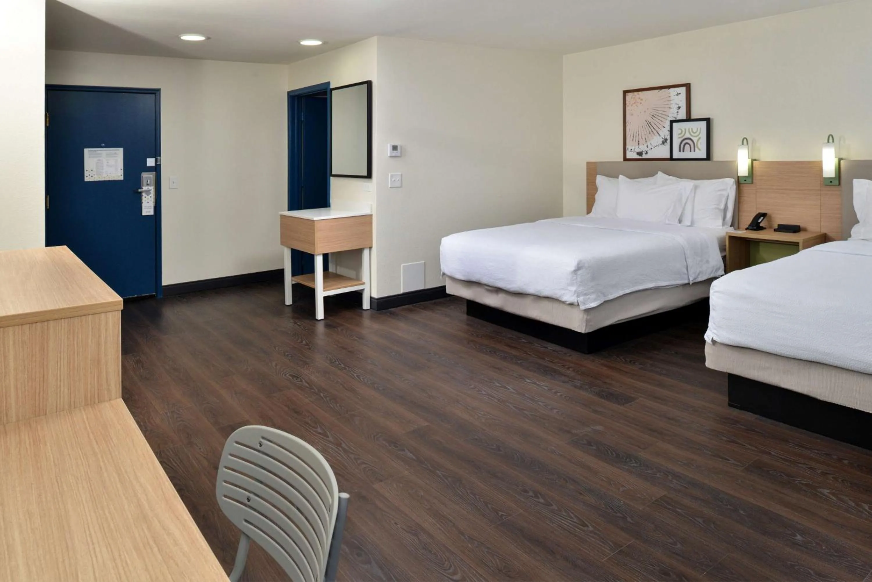 Bed in Spark By Hilton Dallas Medical District Love Field