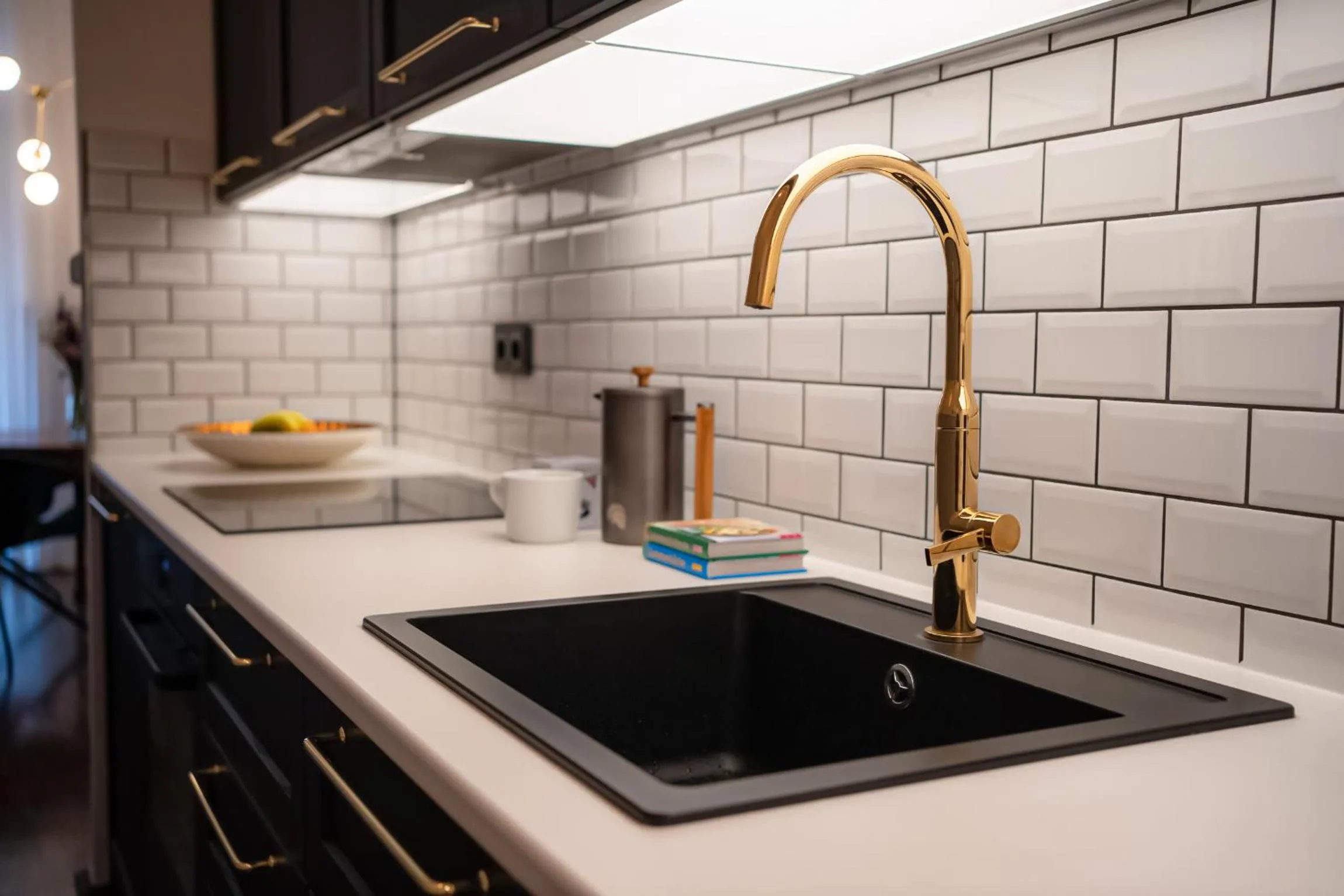 Kitchen or kitchenette in Designer Loft-Ferienwohnung im Zentrum mit Tiefgaragen-Parkplatz, Waschmaschine und Privatterrasse