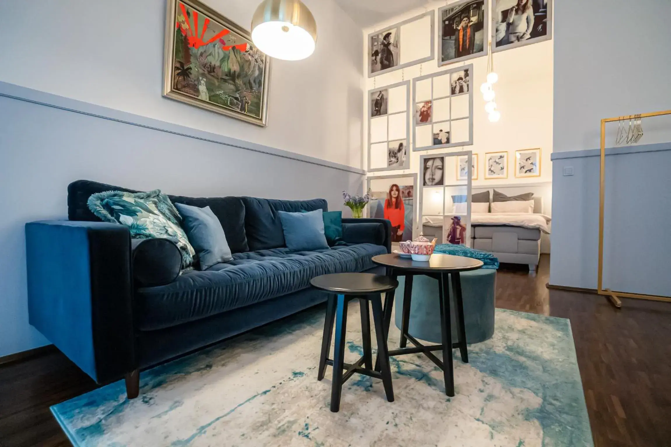 Designer Loft-Ferienwohnung im Zentrum mit Tiefgaragen-Parkplatz, Waschmaschine und Privatterrasse Designer Loft-Ferienwohnung im Zentrum mit Tiefgaragen-Parkplatz, Waschmaschine und Privatterrasse