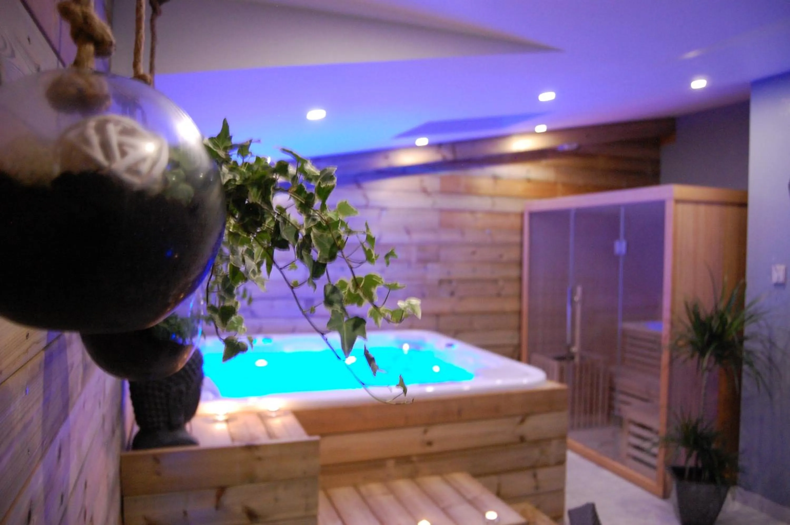 Hot Tub in Le Comptoir des Ecoliers