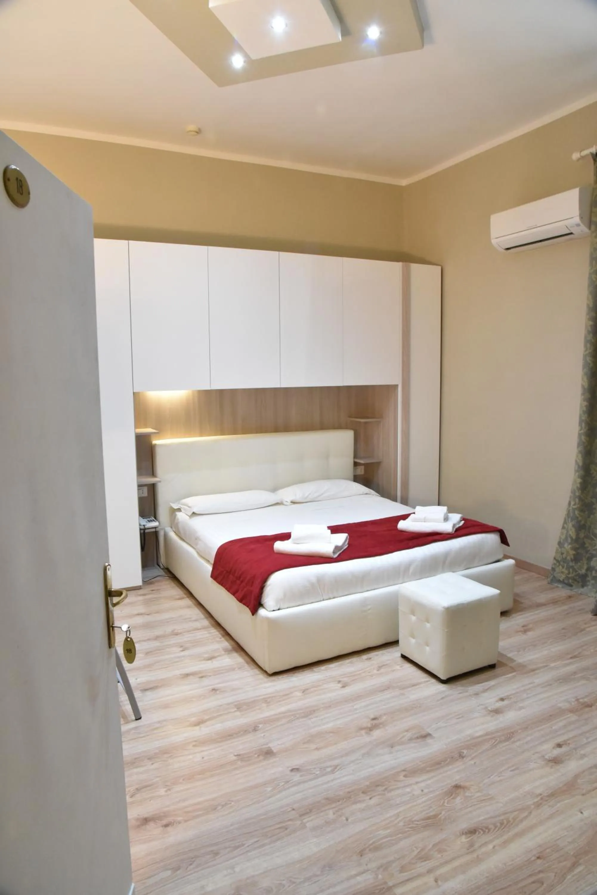 Photo of the whole room, Bed in Antico Hotel Moderno