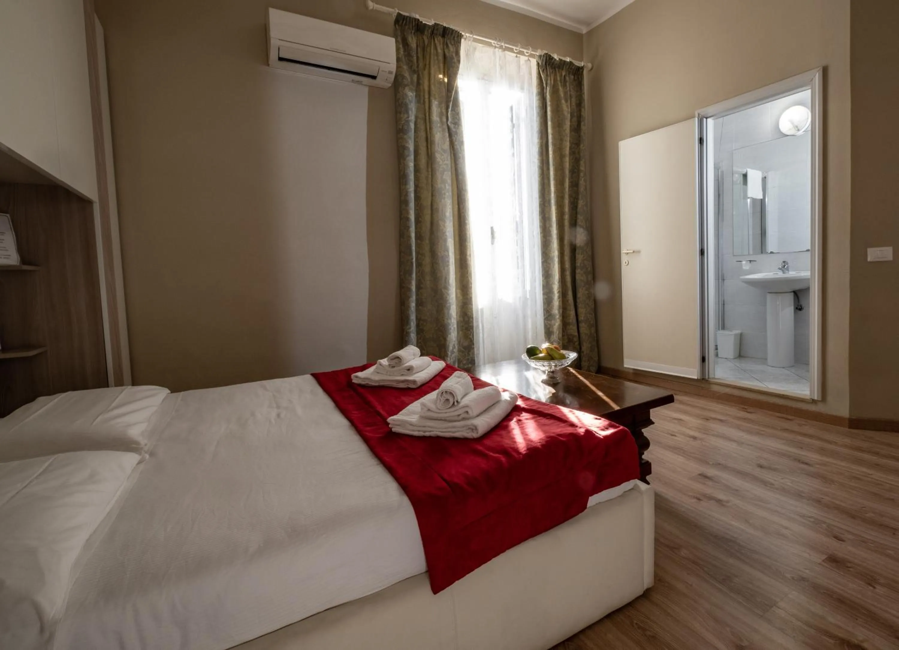 Photo of the whole room, Bed in Antico Hotel Moderno