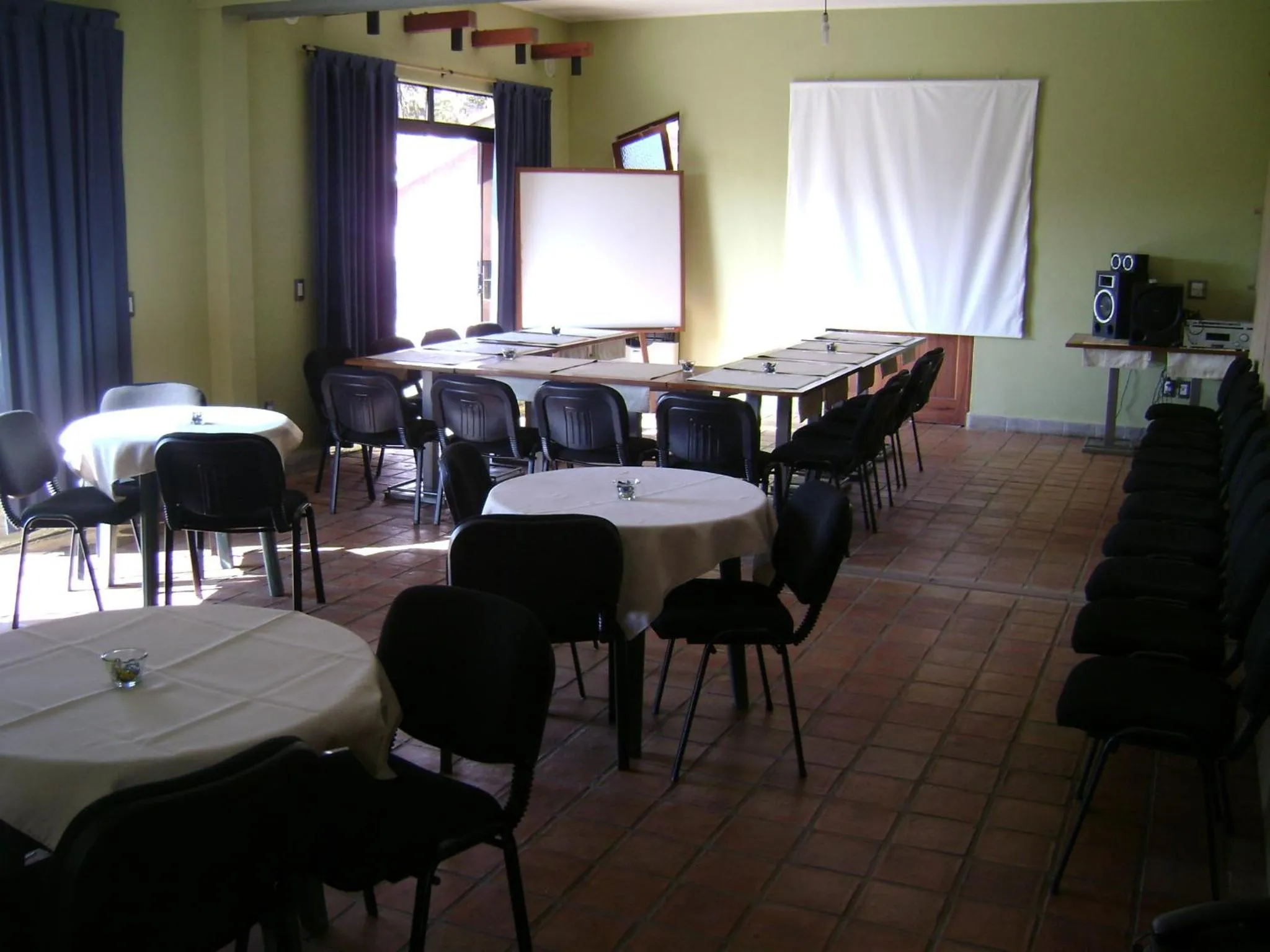 Business facilities in La Pasarela