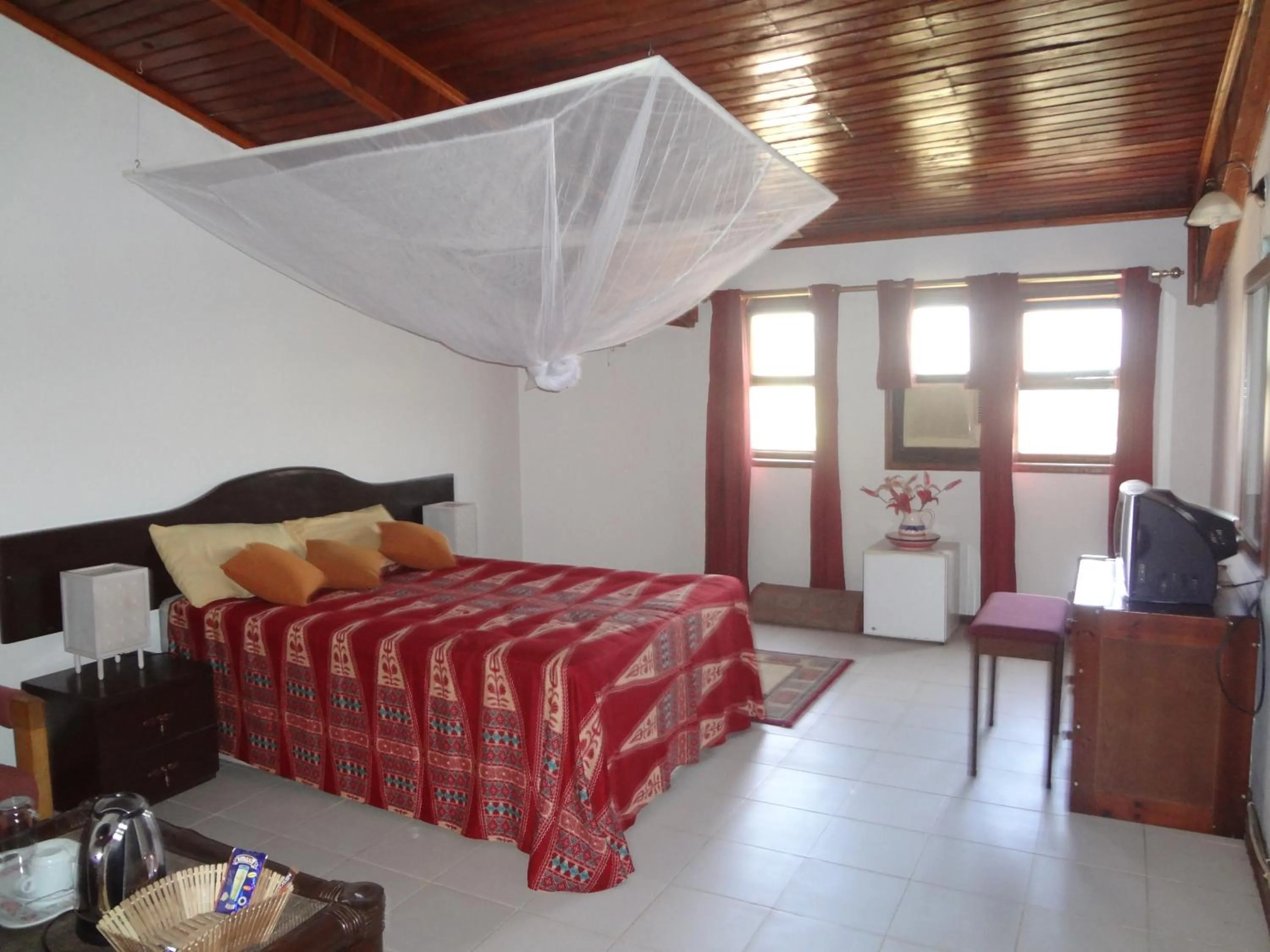 Bedroom, Bed in Roc Heights