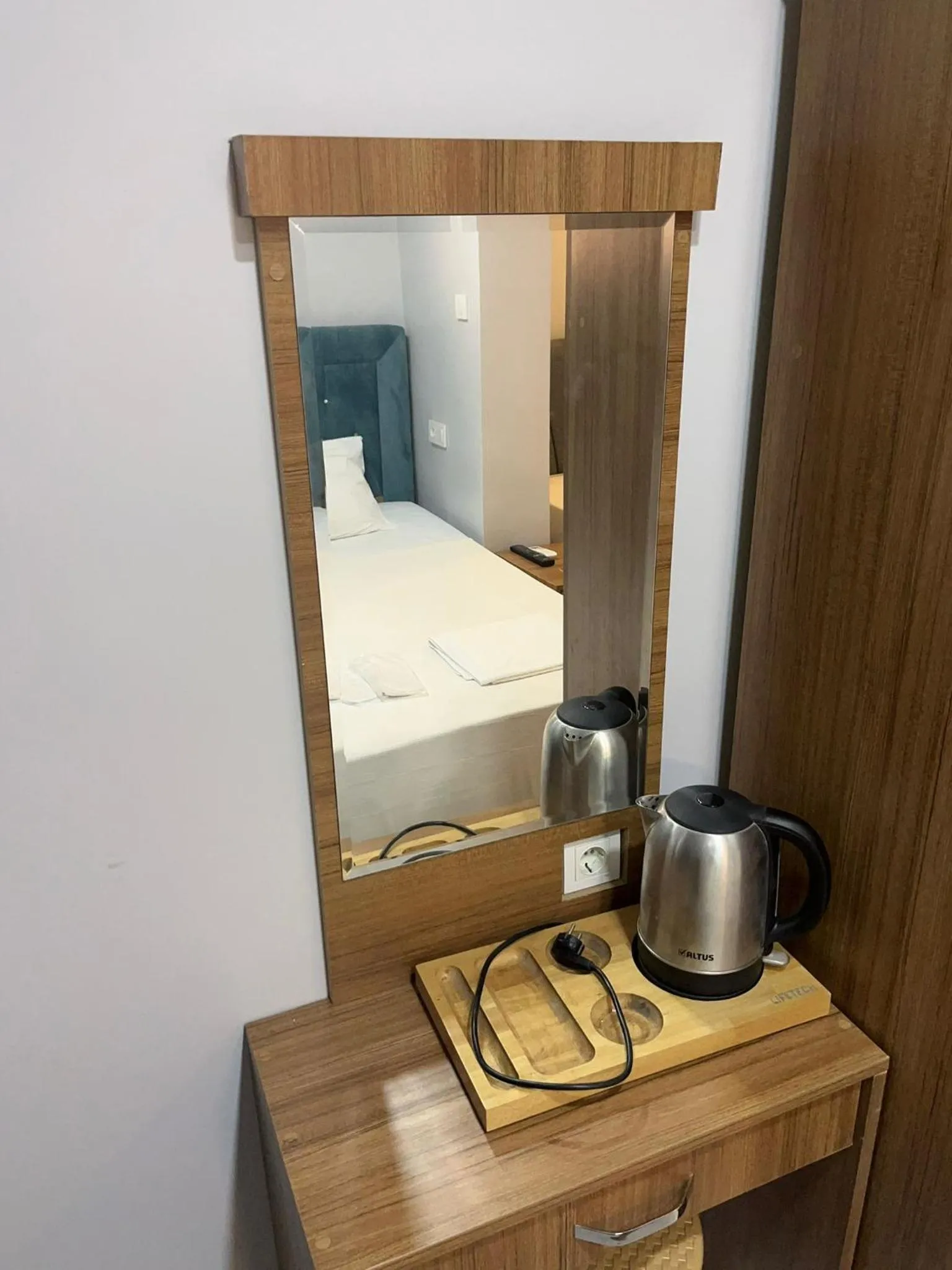 room service, Bed in Riverland Suites Apart Hotel