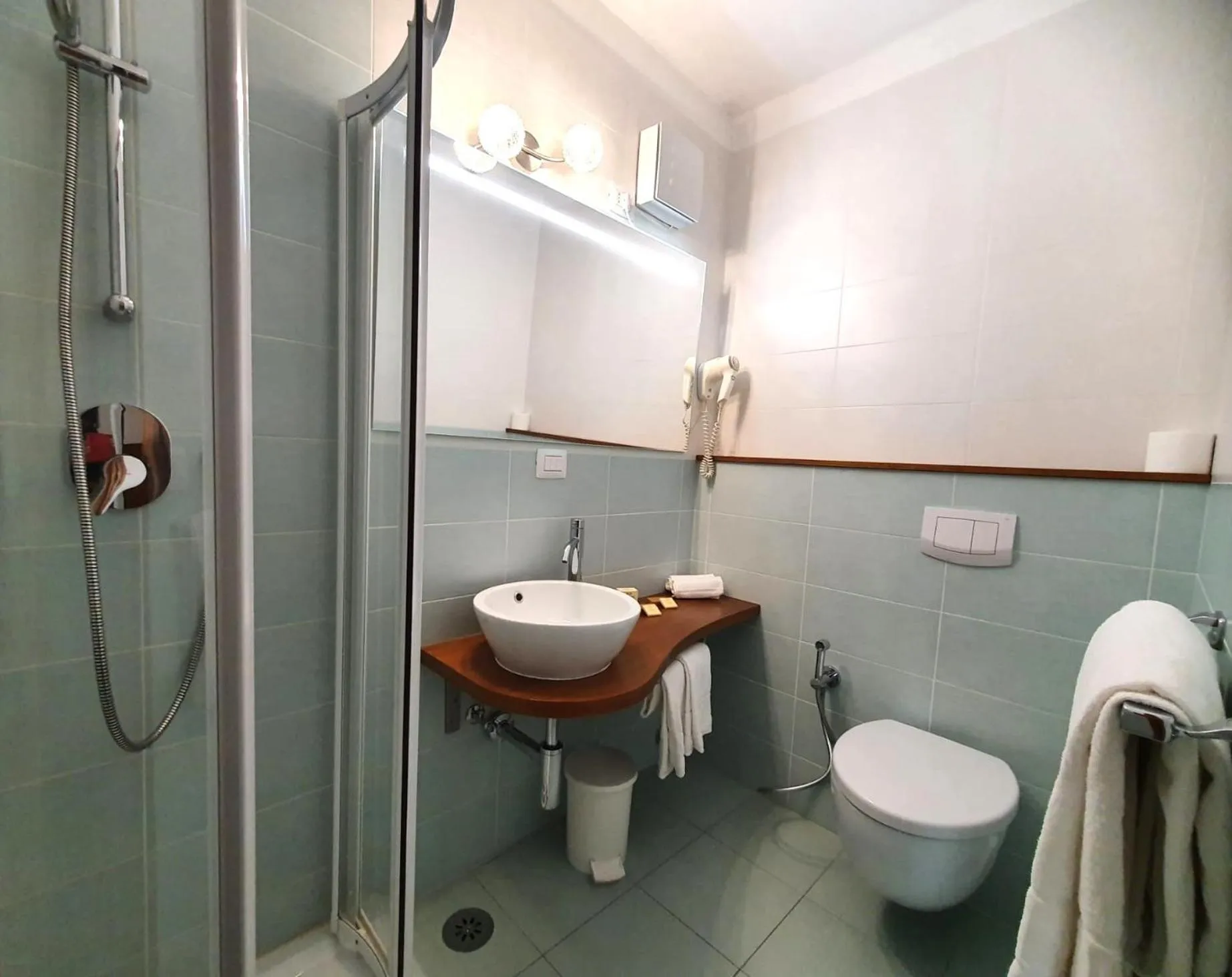 Shower in Altavilla Albergo meublé