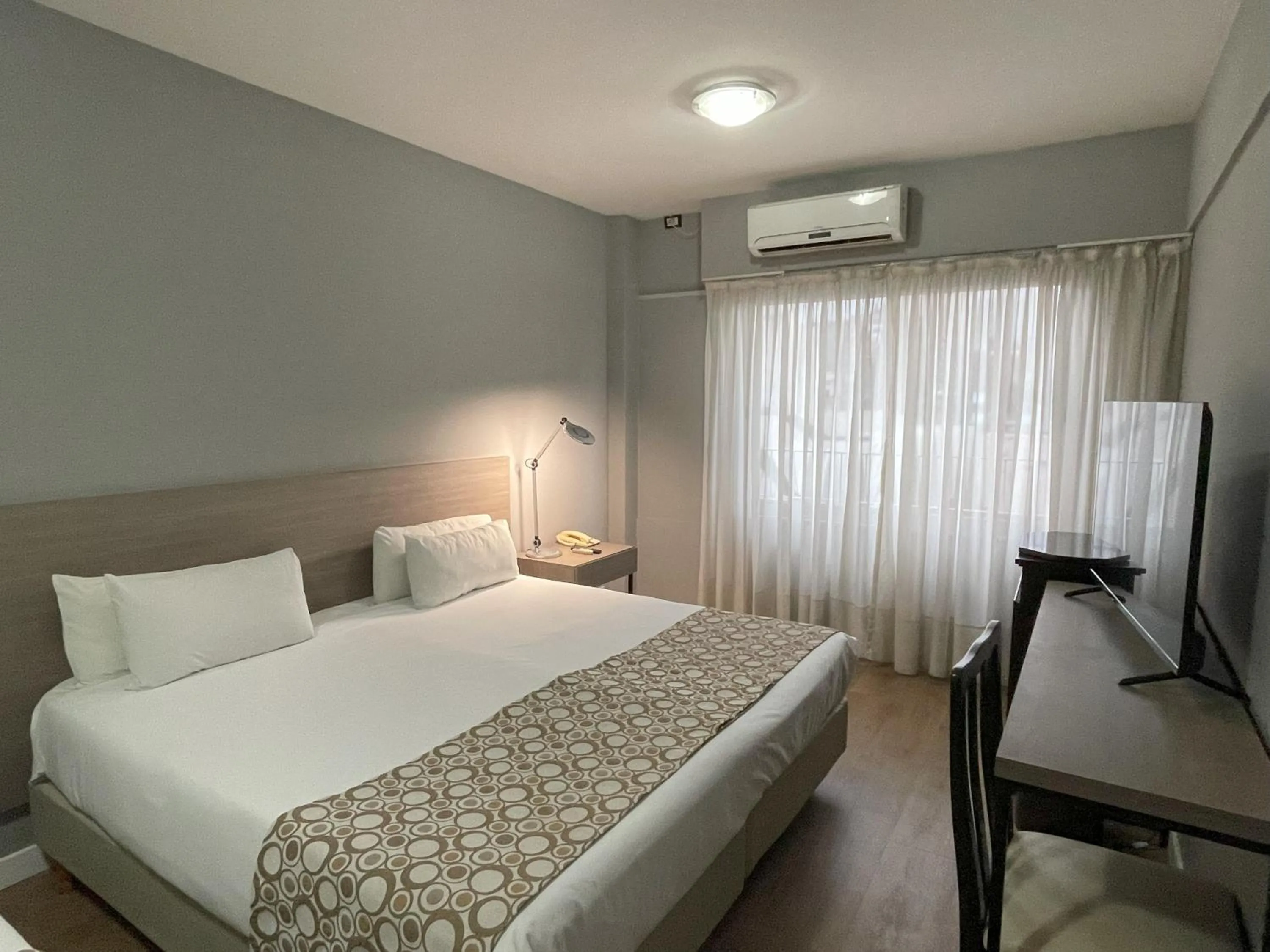 Photo of the whole room, Bed in Hotel 8 de Octubre