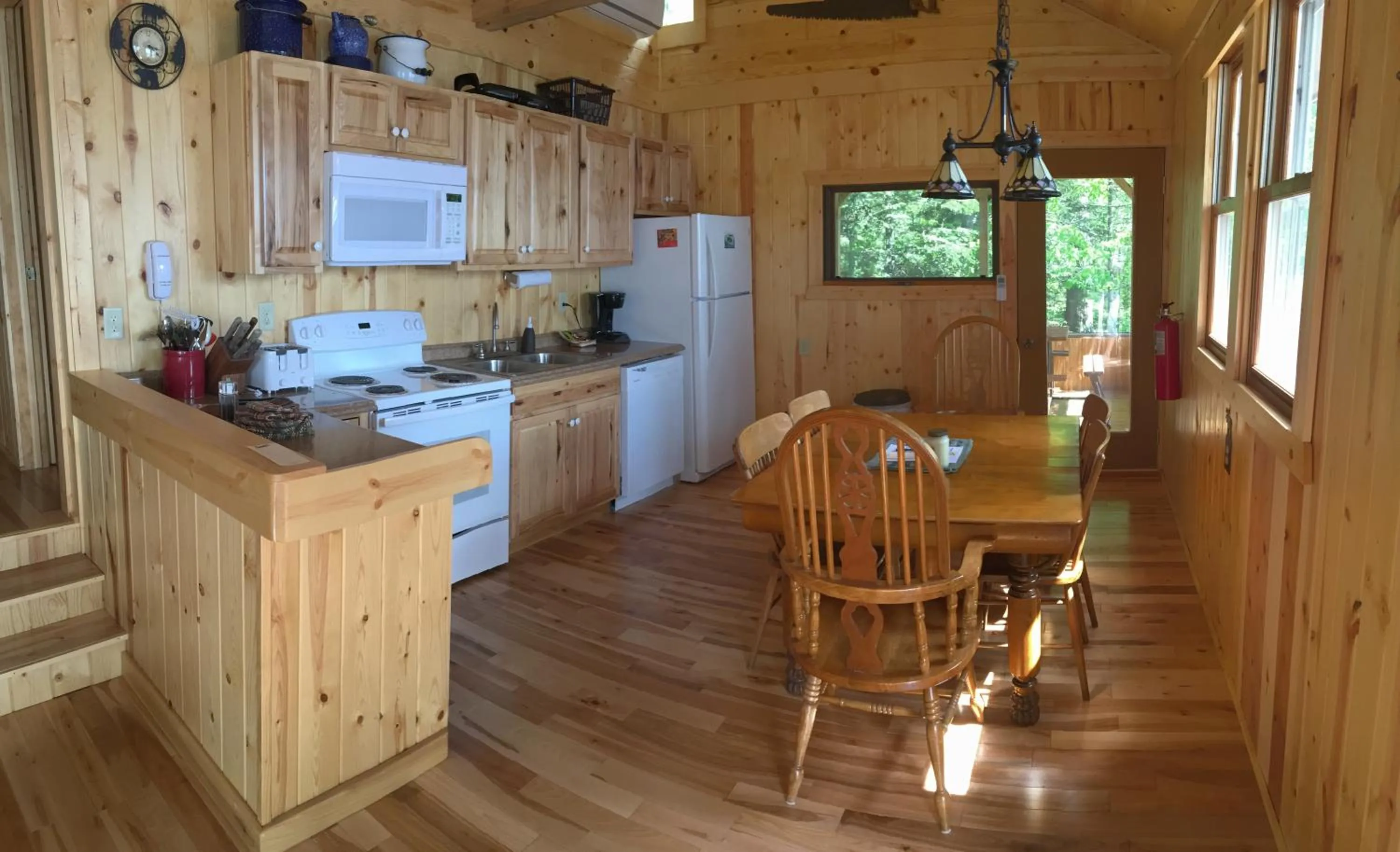 Kitchen or kitchenette in Ludlow's Island Resort