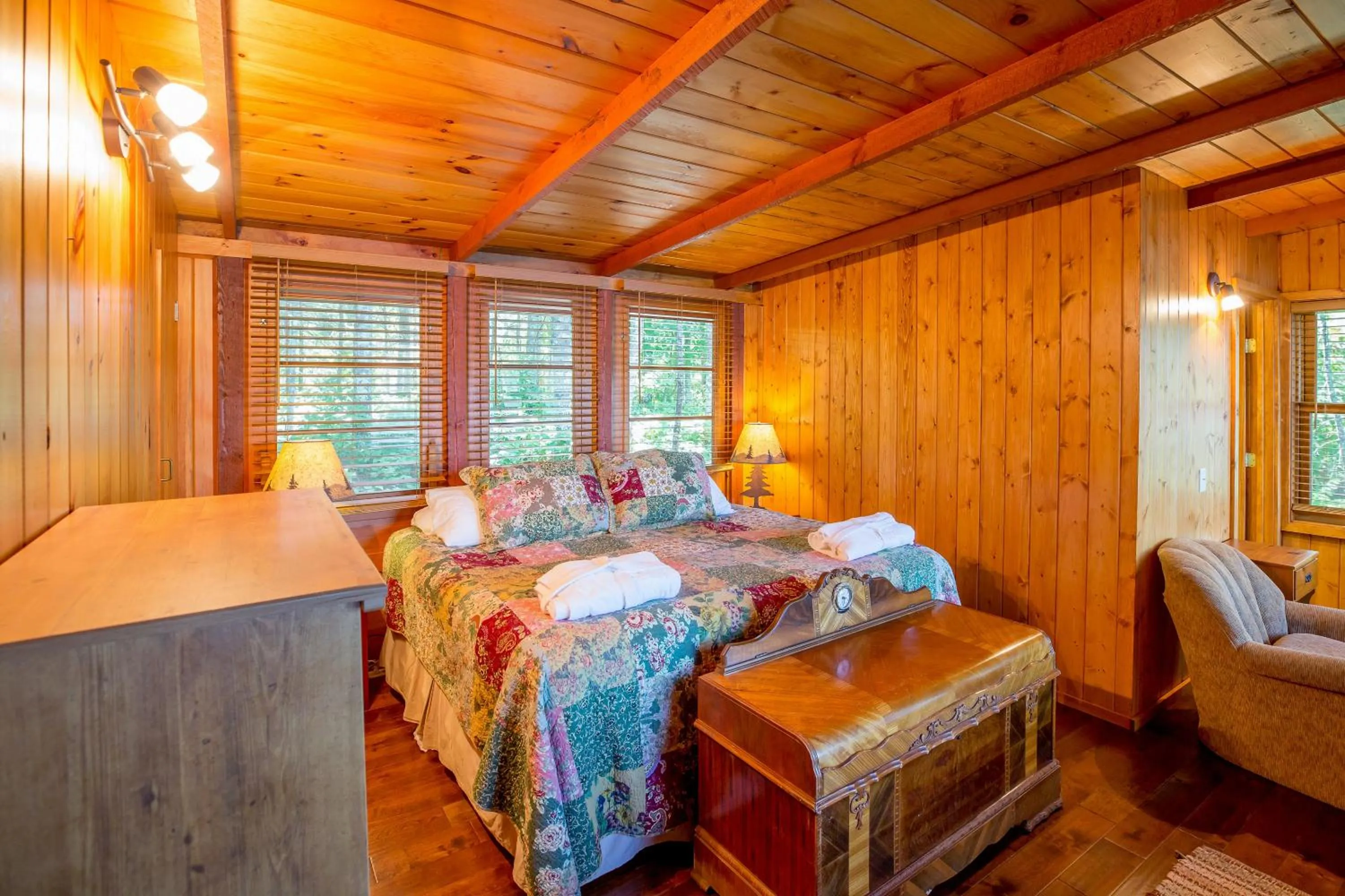 Bedroom in Ludlow's Island Resort