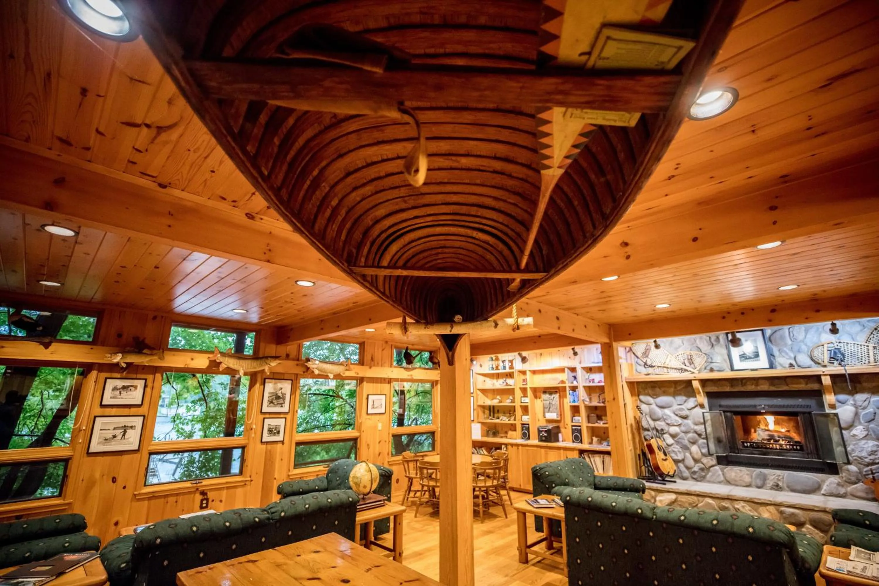 Communal lounge/ TV room in Ludlow's Island Resort