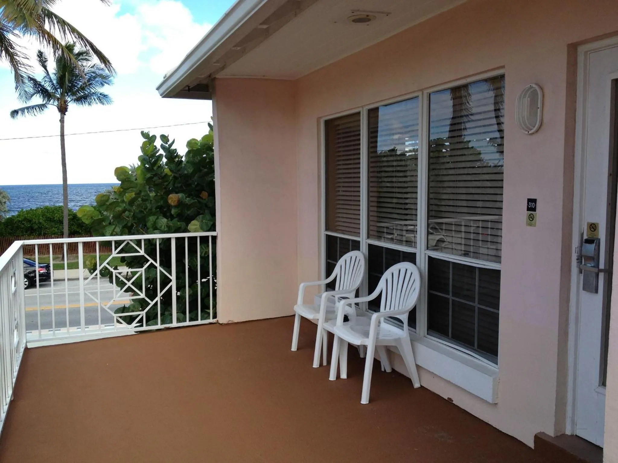 Balcony/Terrace in GetAways at Dover House Resort