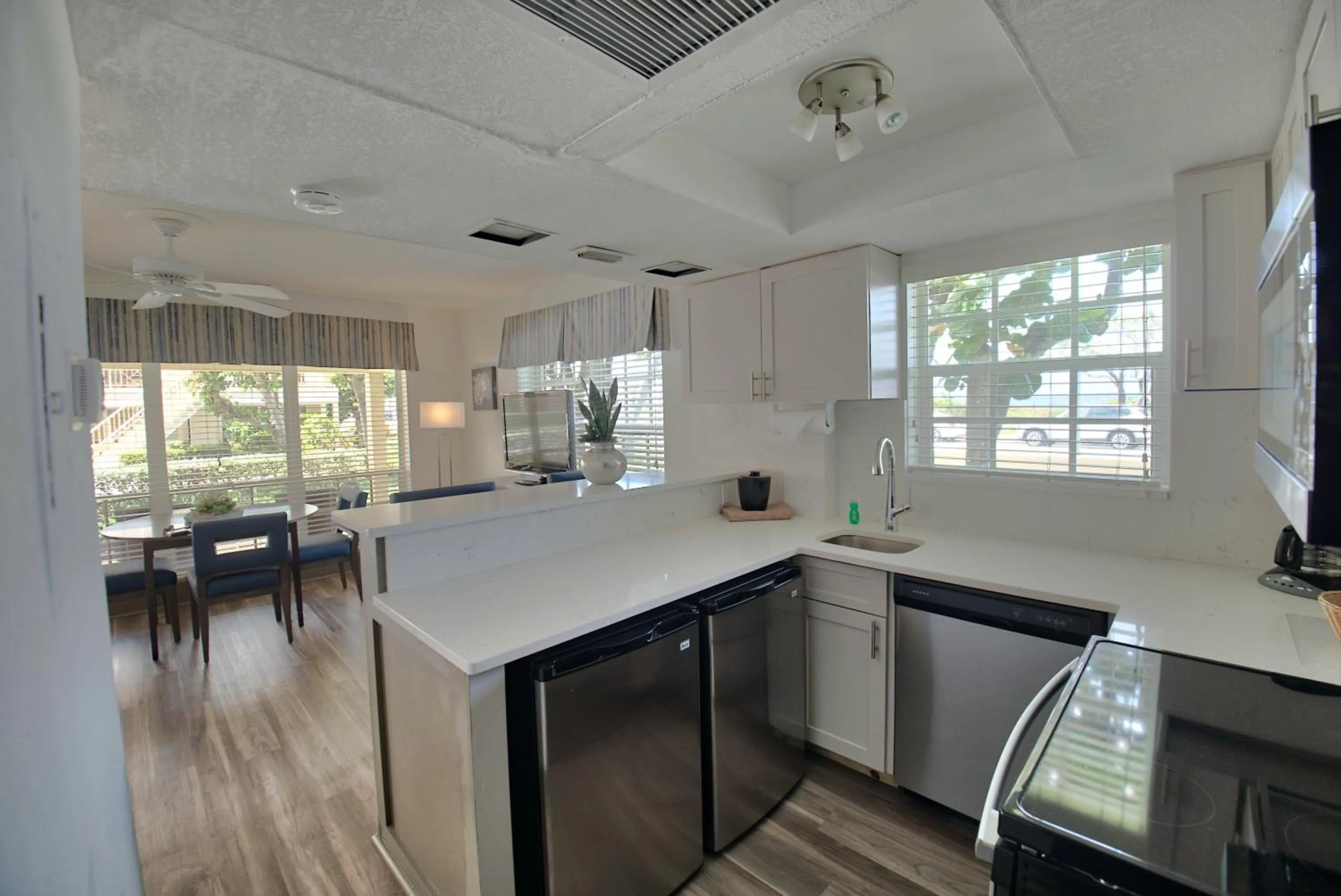Kitchen or kitchenette in GetAways at Dover House Resort