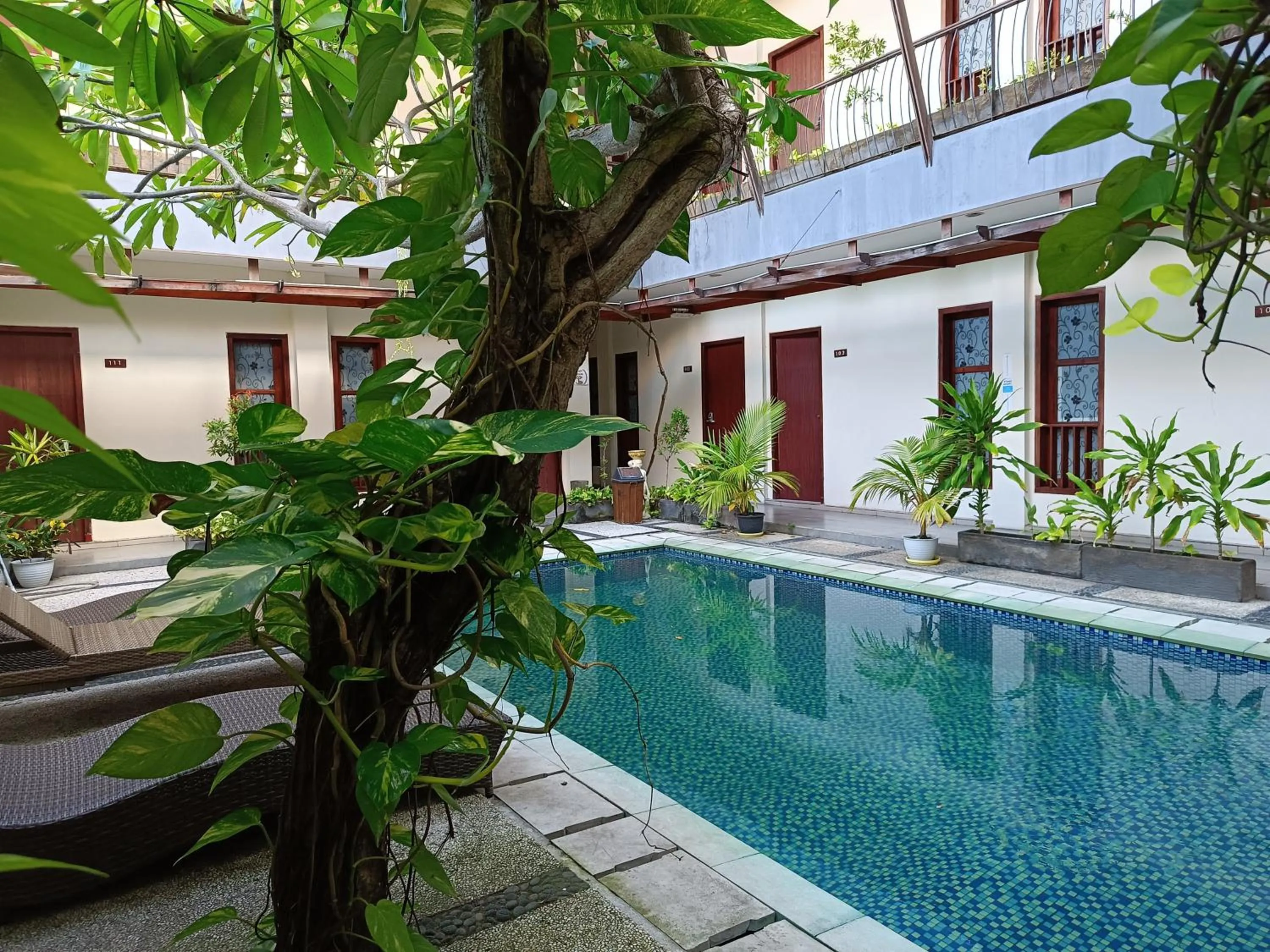 Swimming pool in Keola Hotel Legian