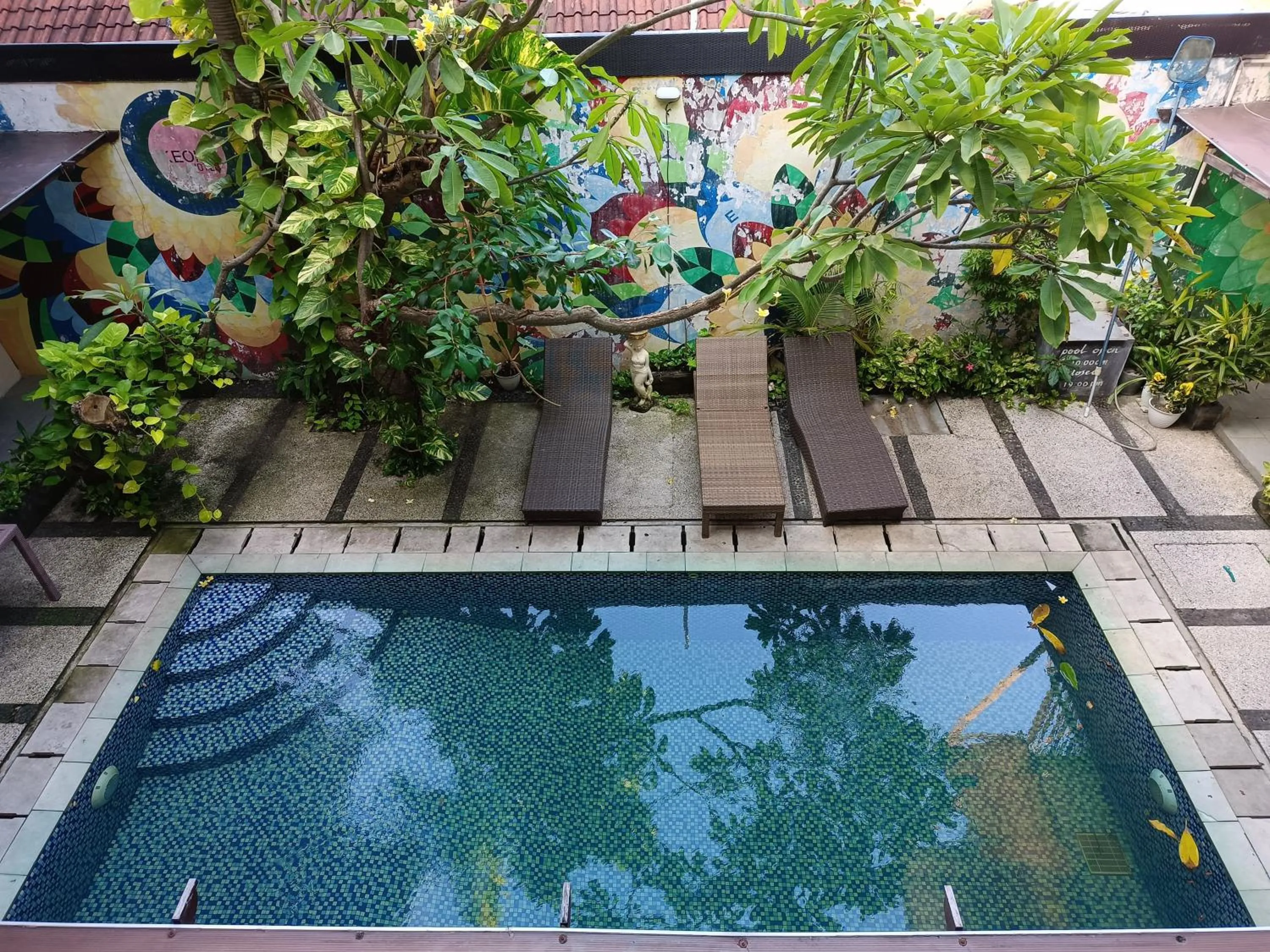 Swimming pool in Keola Hotel Legian