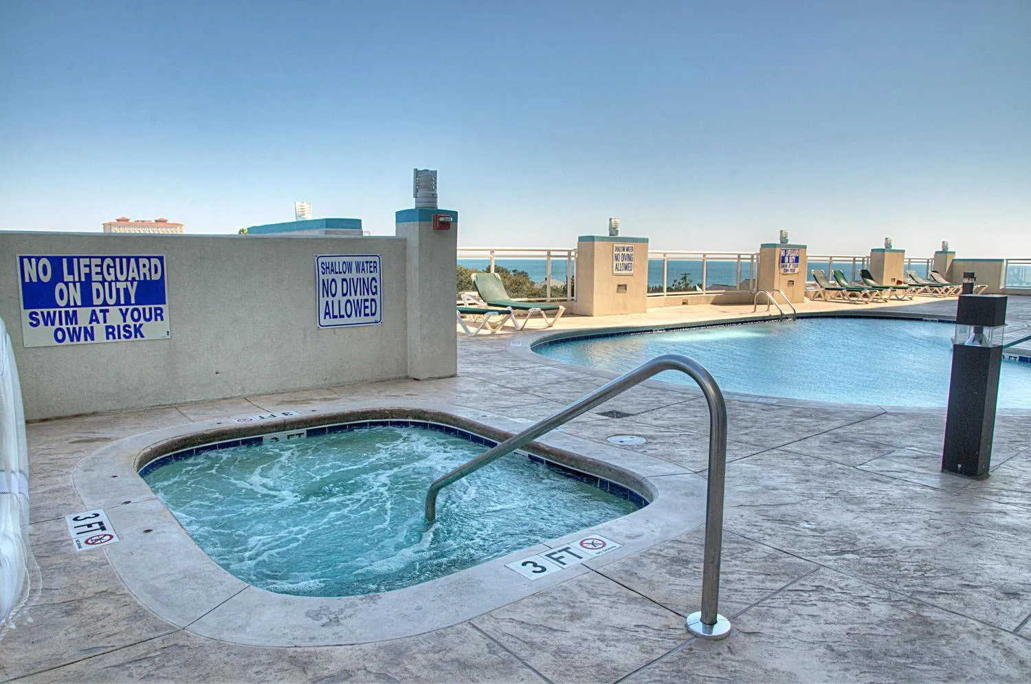 Swimming pool in Horizon at 77th Avenue North by Palmetto Vacations