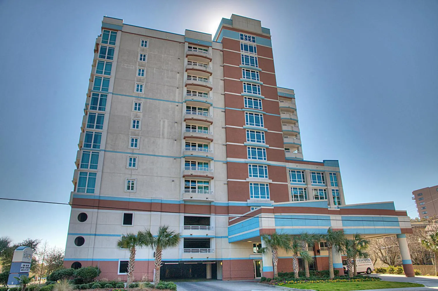 Property building in Horizon at 77th Avenue North by Palmetto Vacations