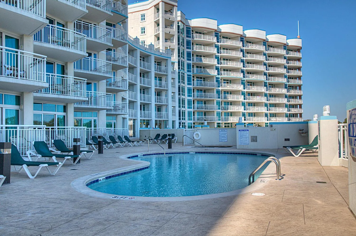 Property building in Horizon at 77th Avenue North by Palmetto Vacations