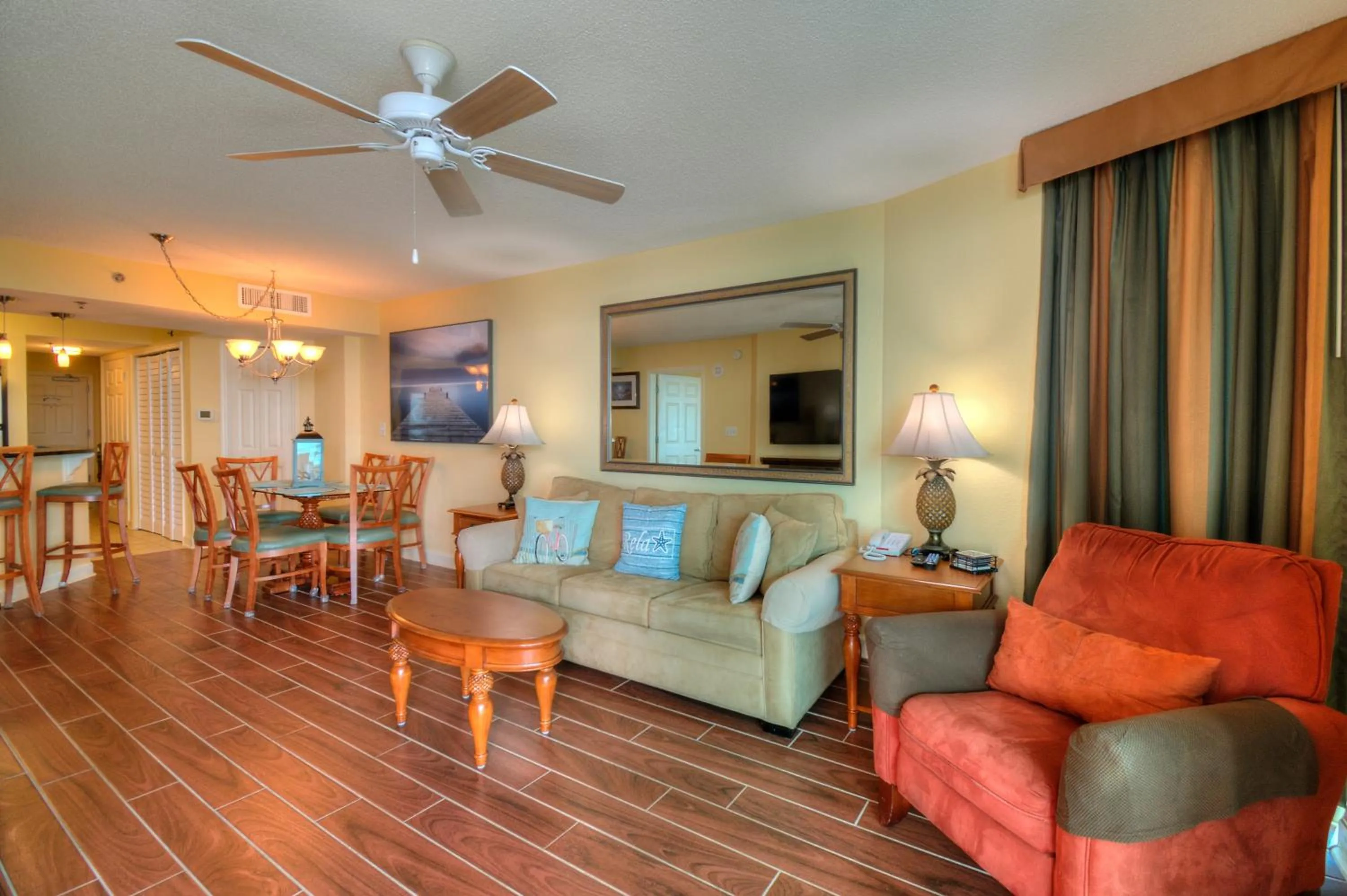 Living room in Horizon at 77th Avenue North by Palmetto Vacations