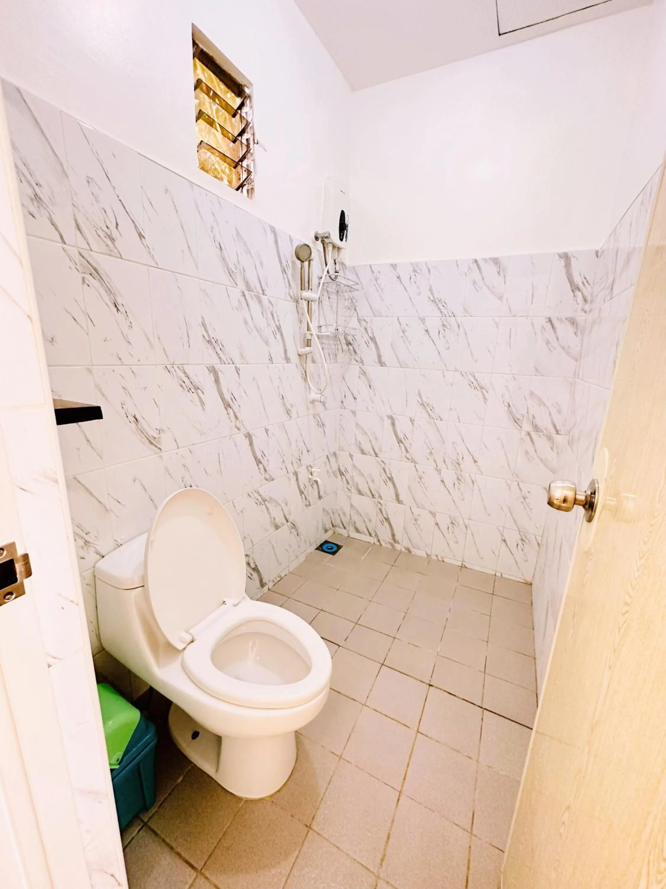 Shower in RIOS diving resort Bohol