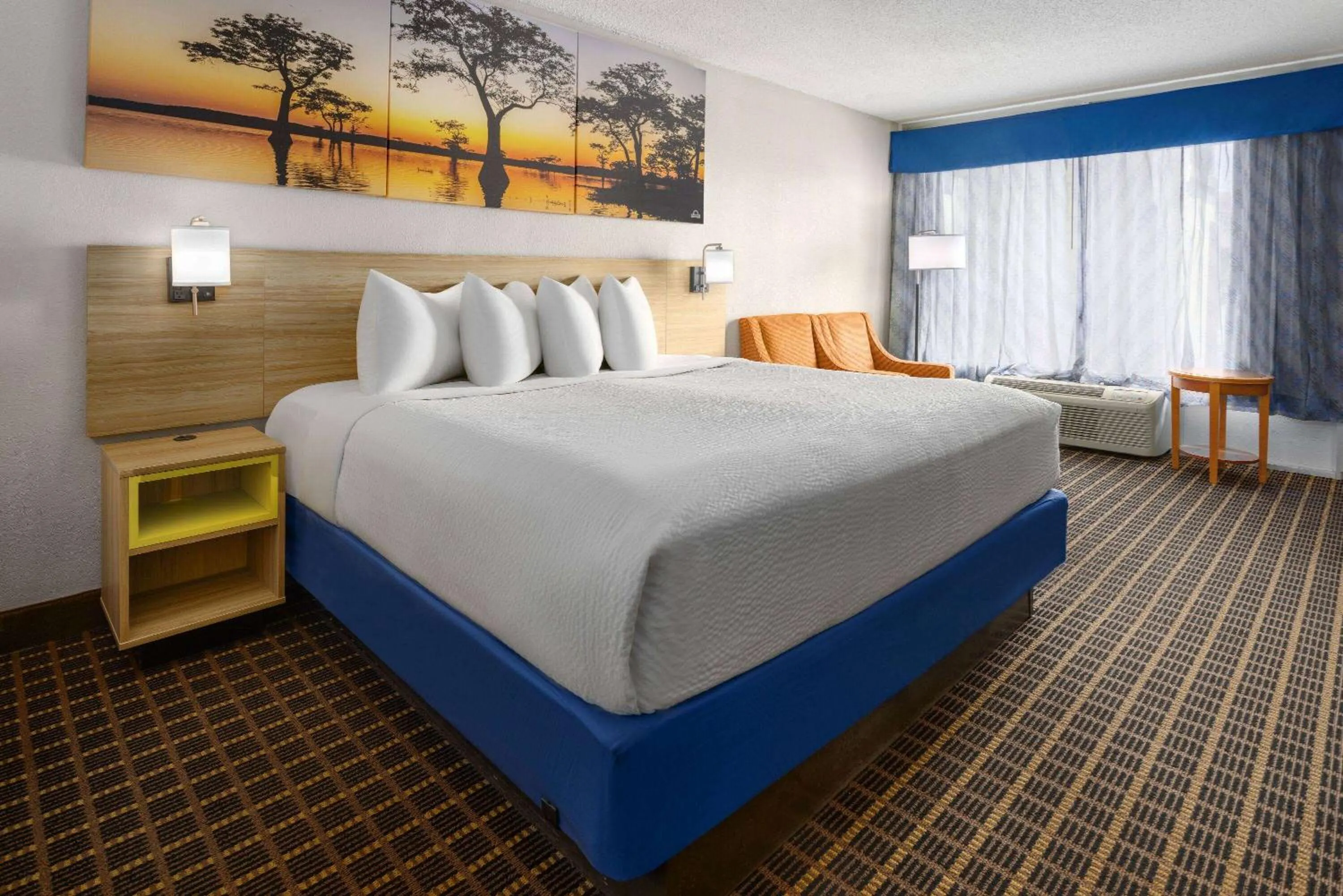 Photo of the whole room, Bed in Days Inn by Wyndham Waycross