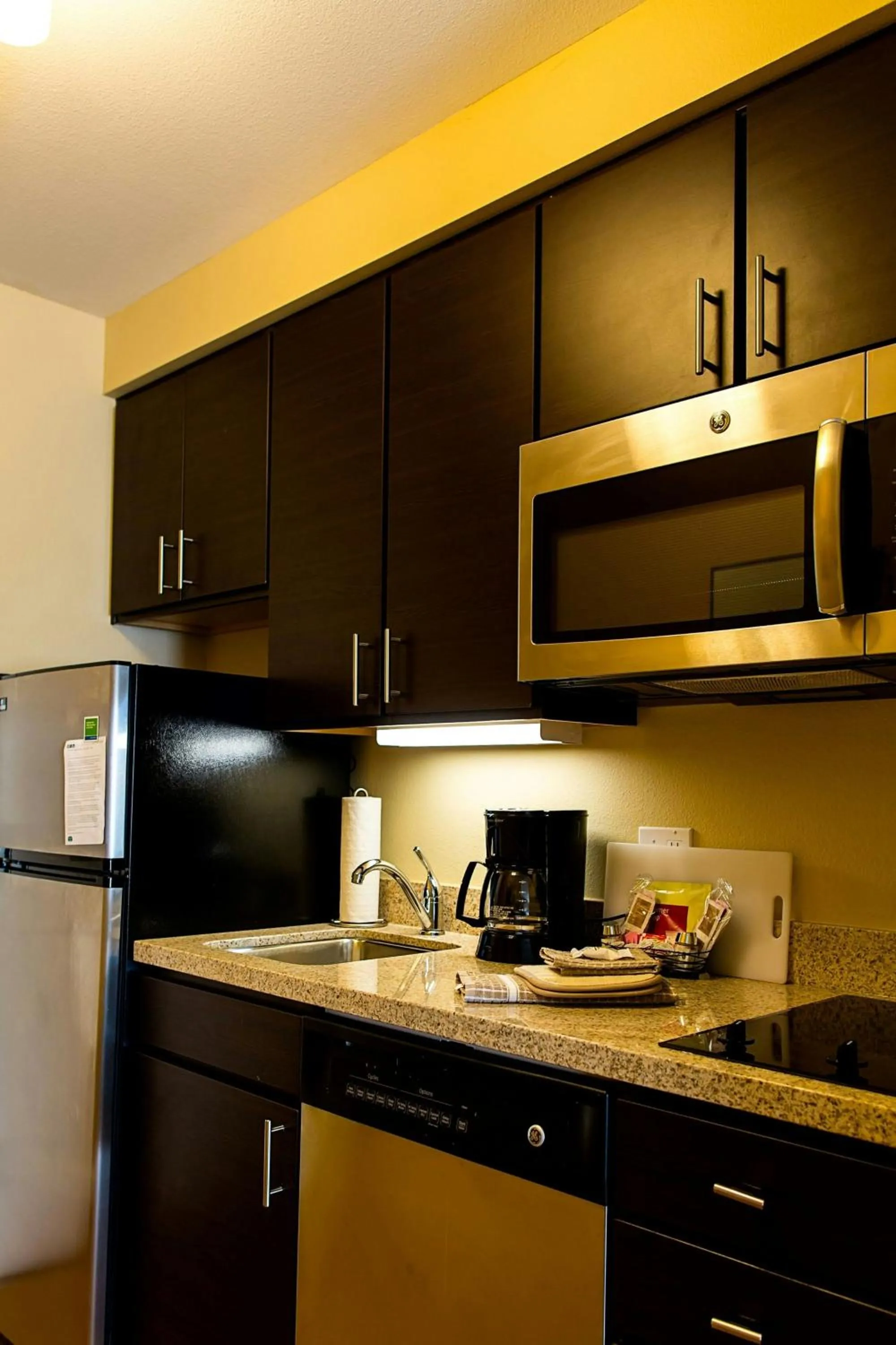 Kitchen or kitchenette in TownePlace Suites by Marriott Lancaster
