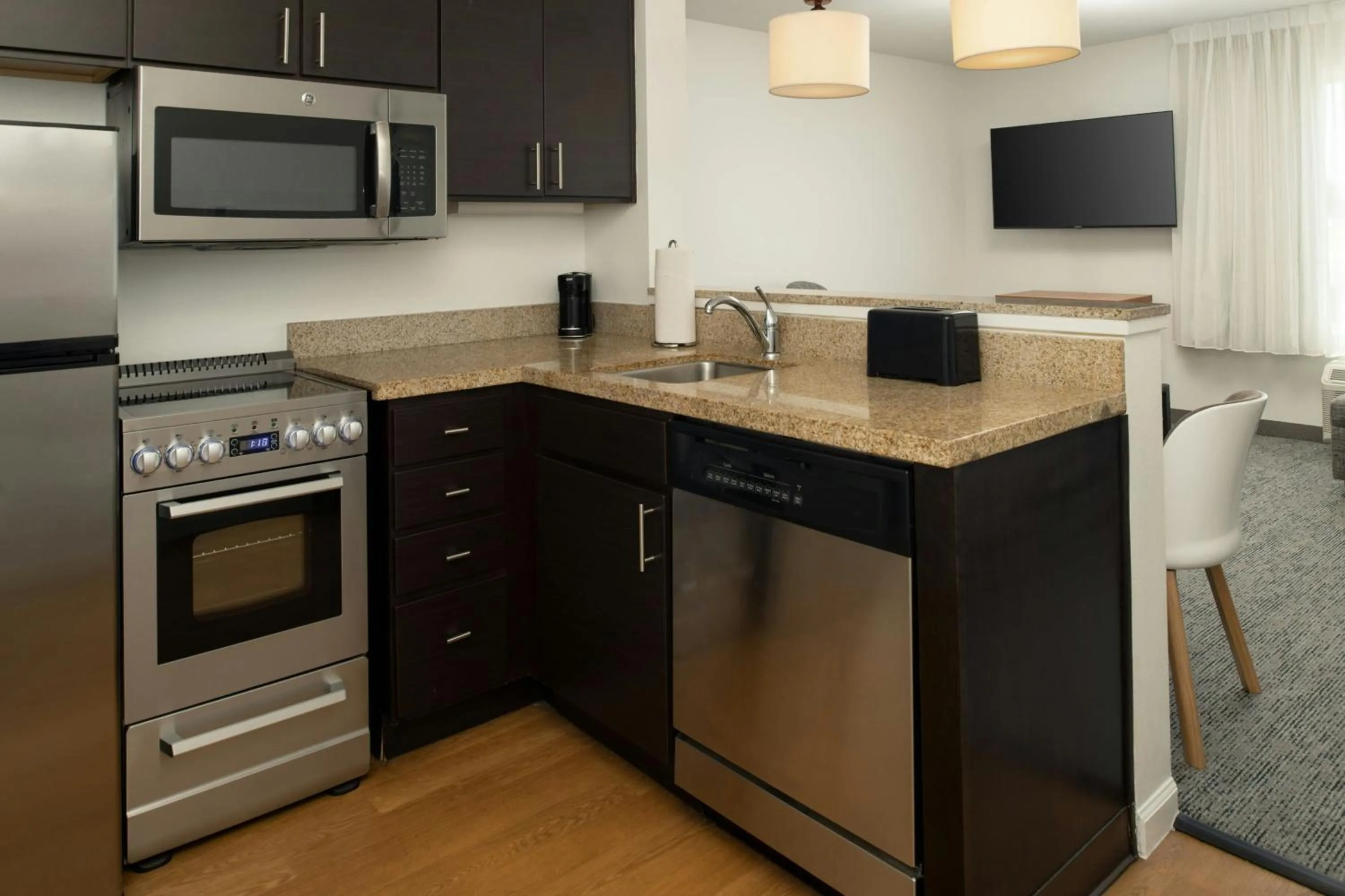Kitchen or kitchenette in TownePlace Suites by Marriott Lancaster