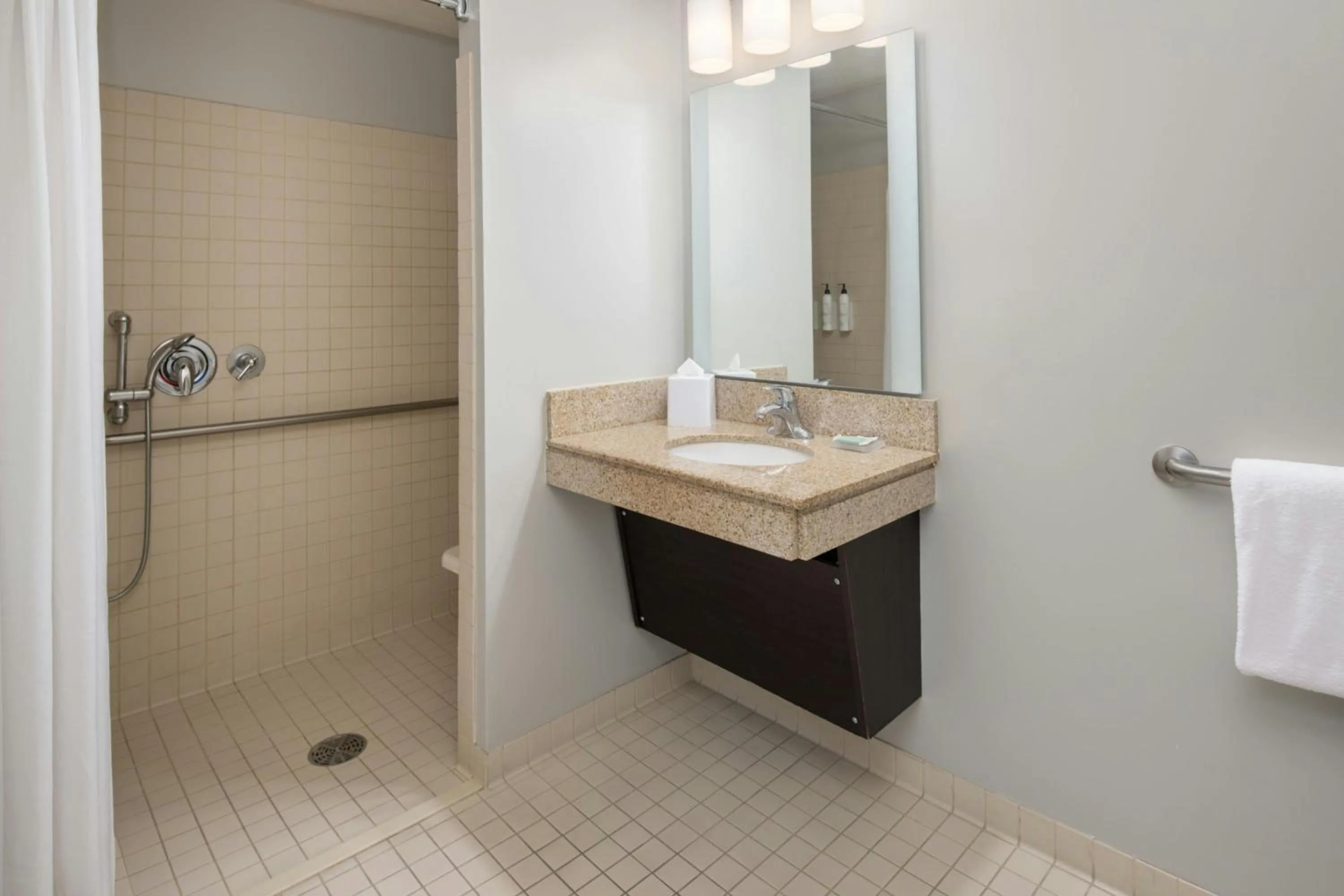 Bedroom in TownePlace Suites by Marriott Lancaster