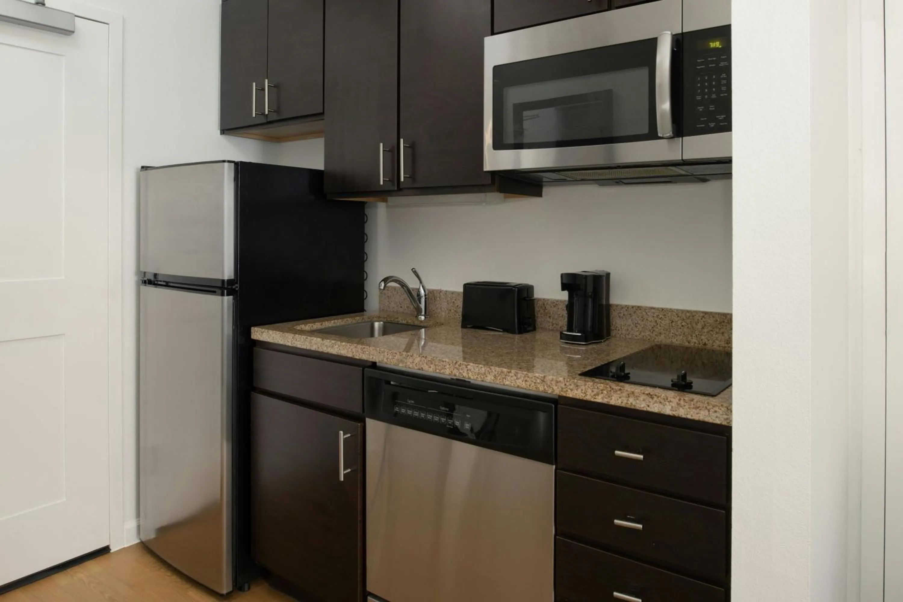 Kitchen or kitchenette in TownePlace Suites by Marriott Lancaster