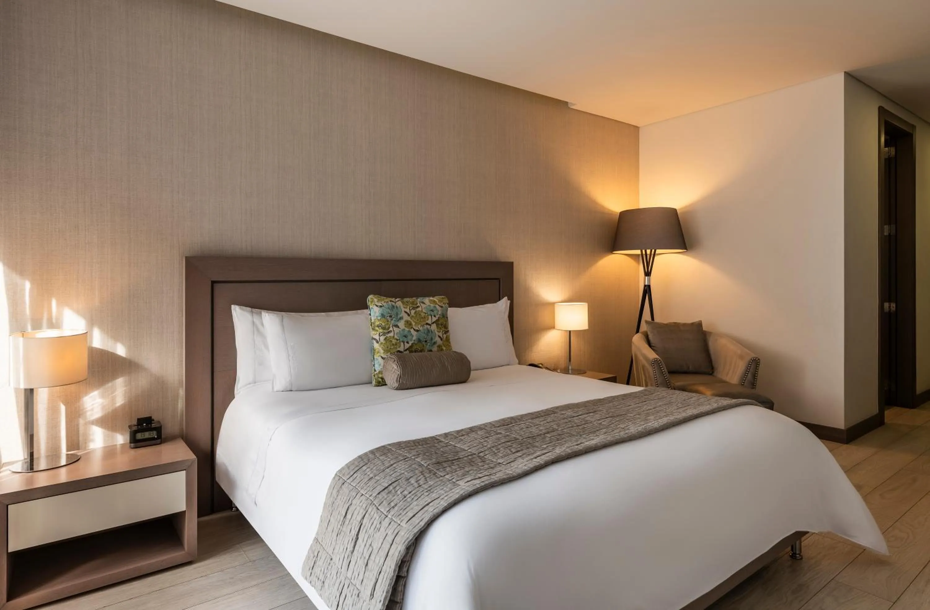 Photo of the whole room, Bed in Hotel 100 Luxury Suites by Preferred