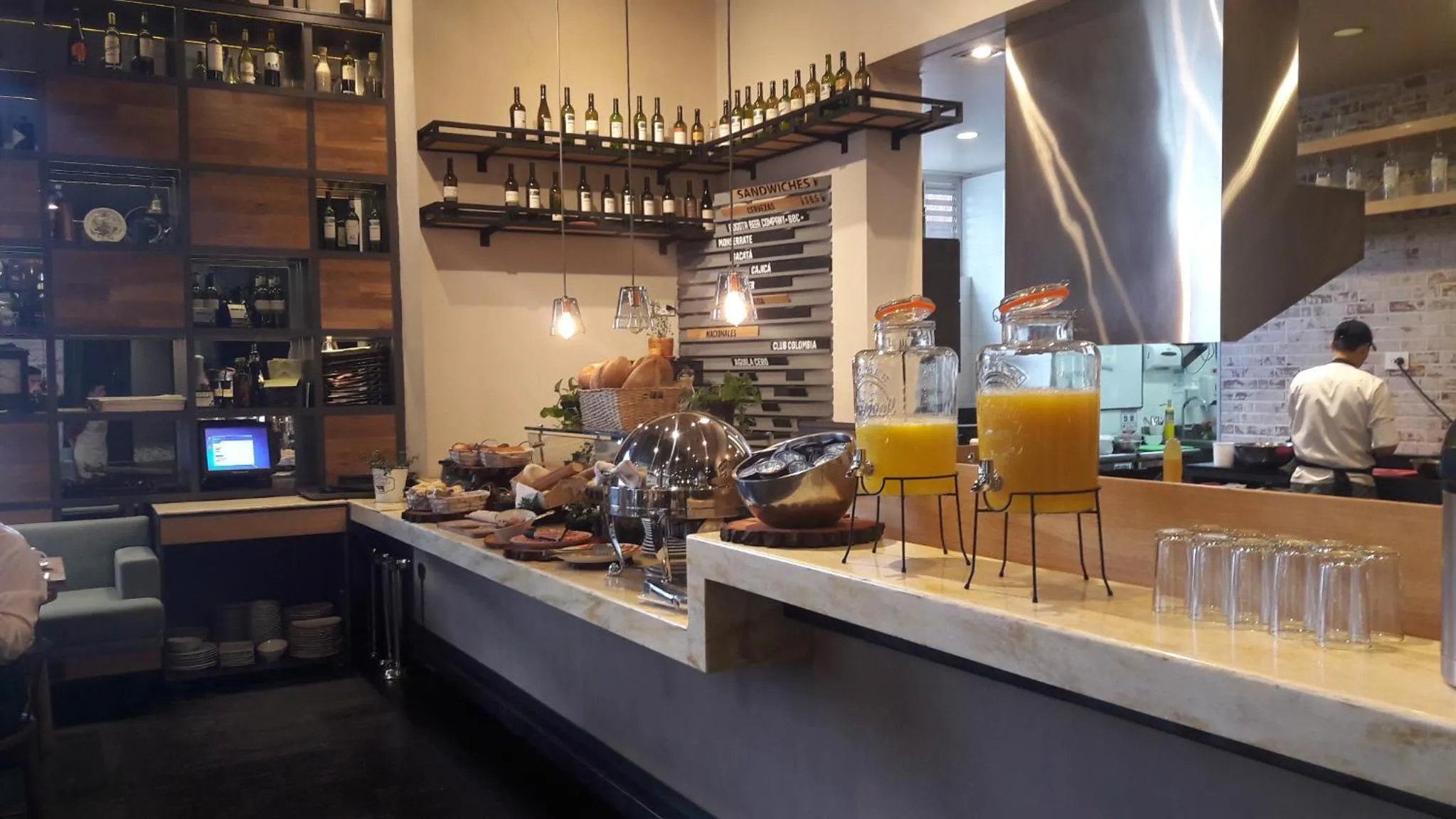 Breakfast in Hotel 100 Luxury Suites by Preferred