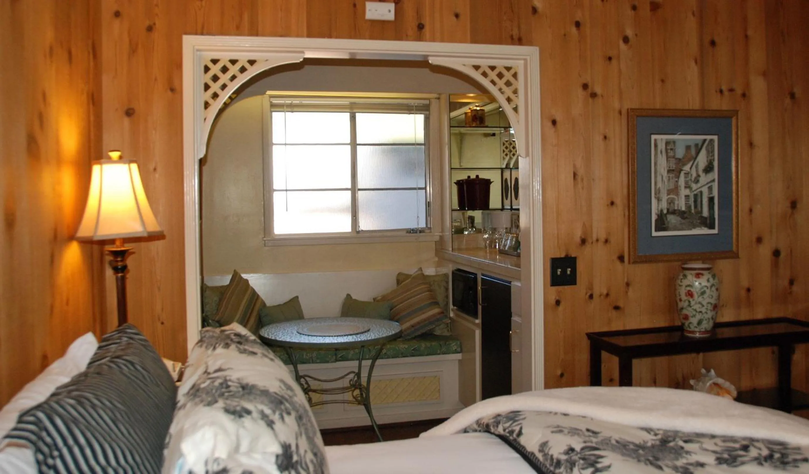 Bedroom, Bed in Carmel Garden Inn