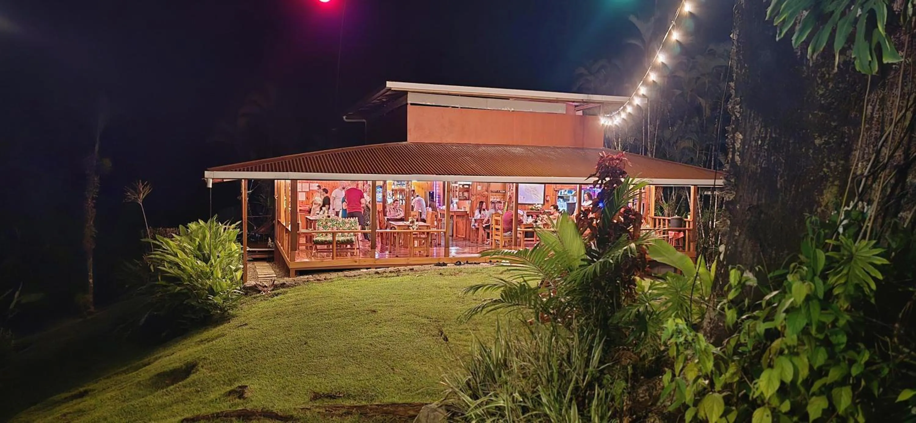 Restaurant/places to eat in Las Caletas Lodge