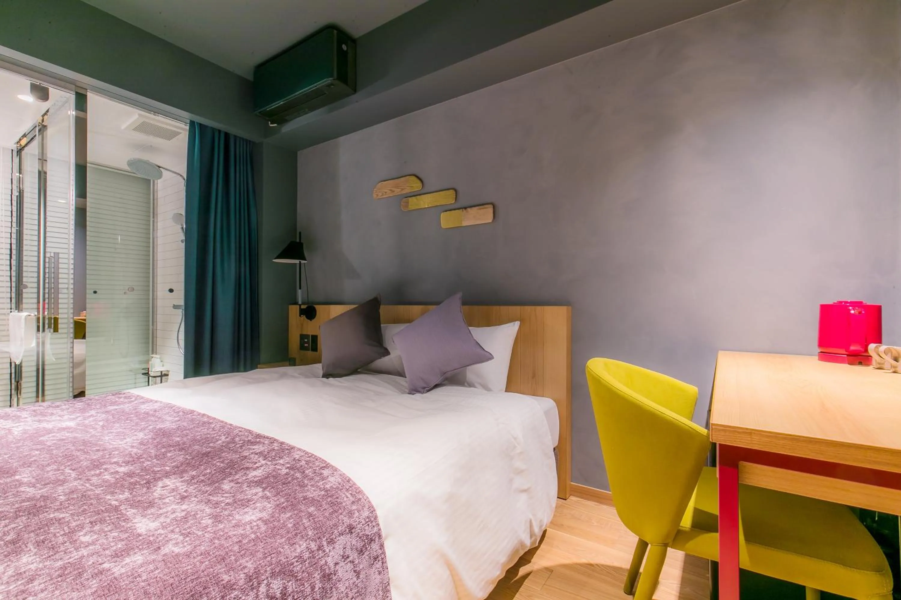 Photo of the whole room, Bed in Spa & Hotel Suishun Matsuiyamate