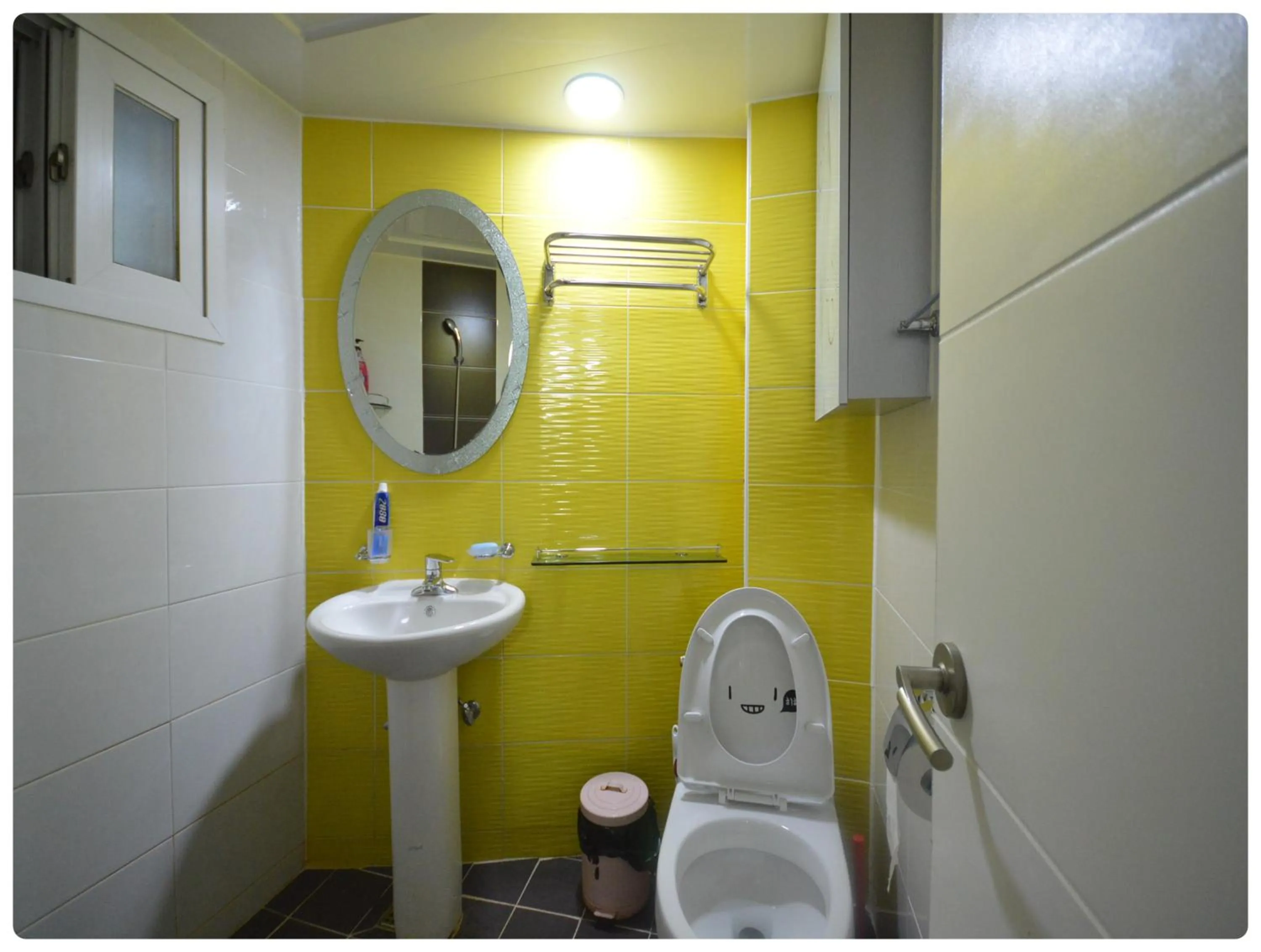 Han River Residence & Guesthouse