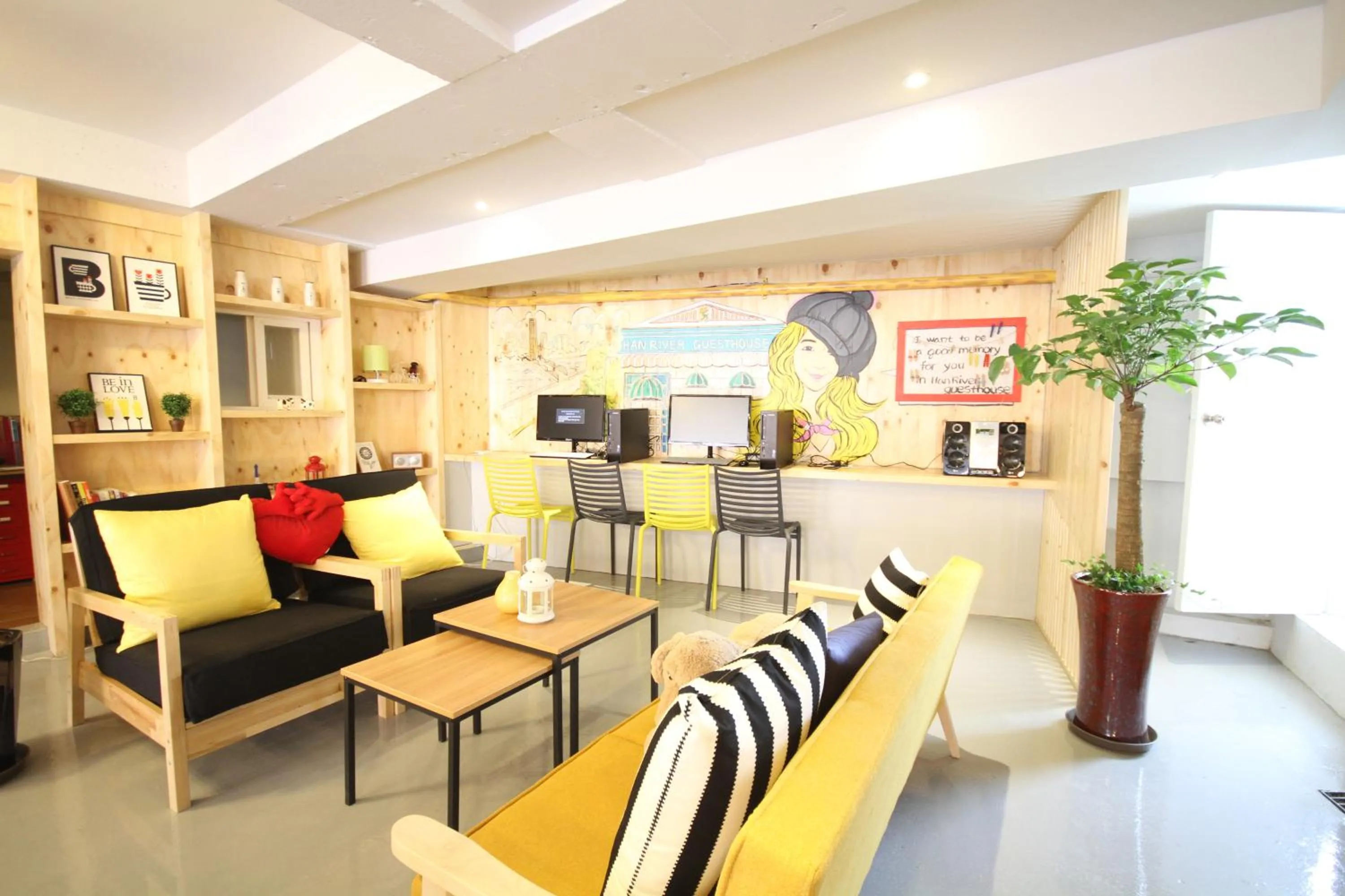 Lobby or reception in Han River Residence & Guesthouse