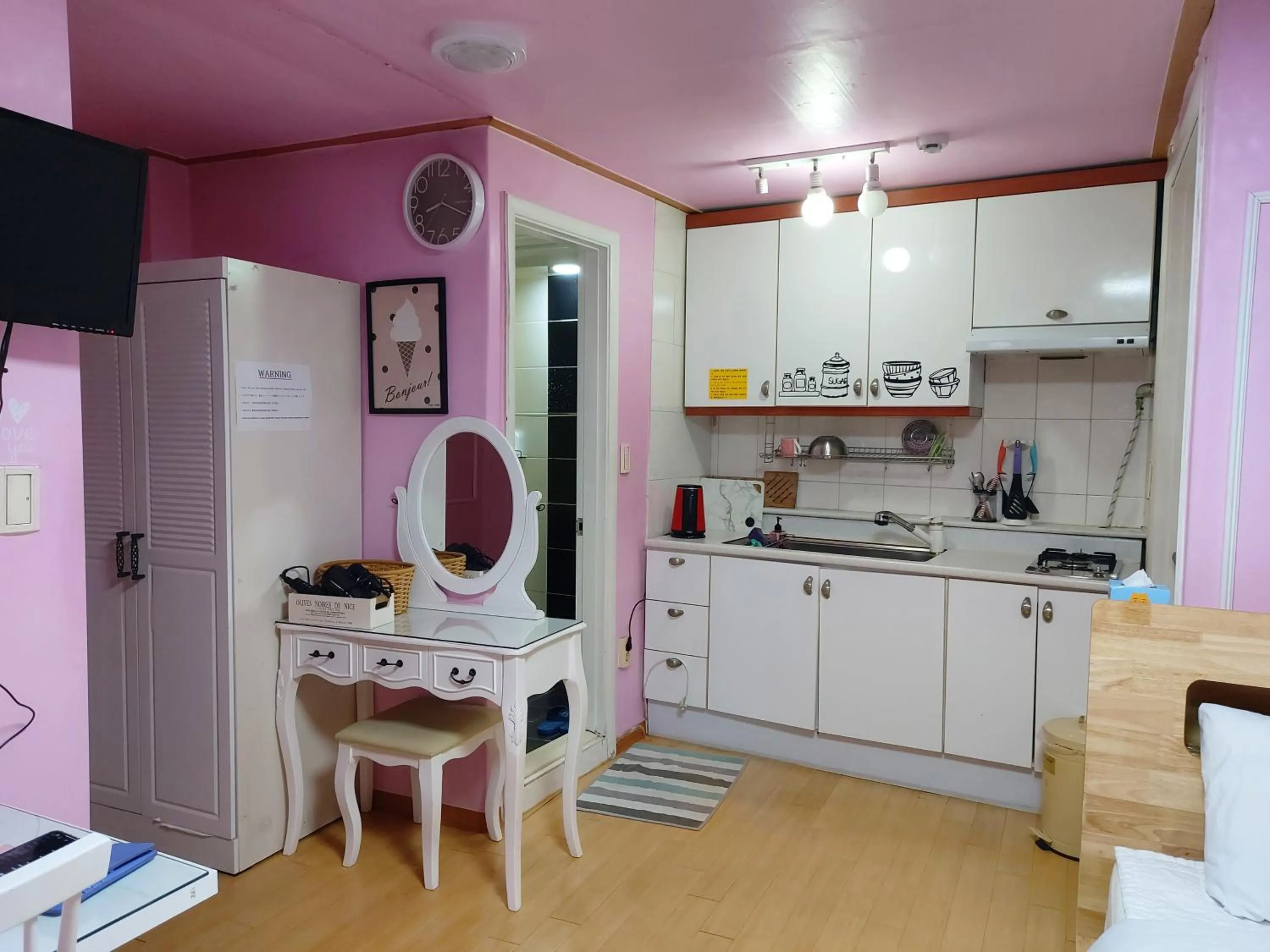 Han River Residence & Guesthouse