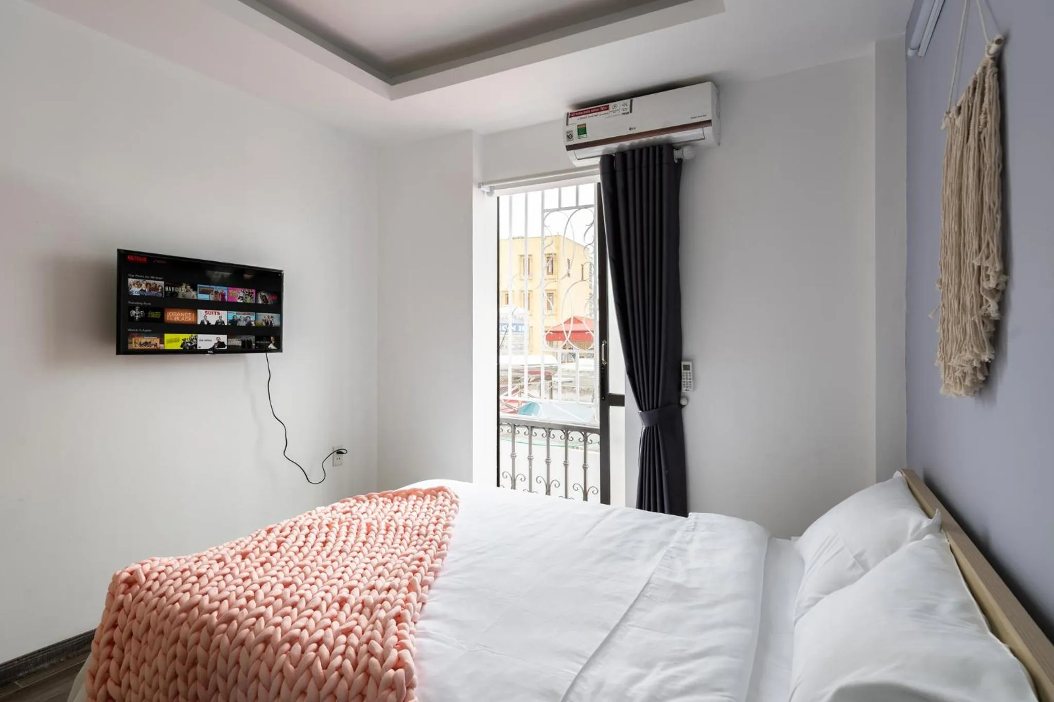 Bed in SaziHome Doi Can Hanoi