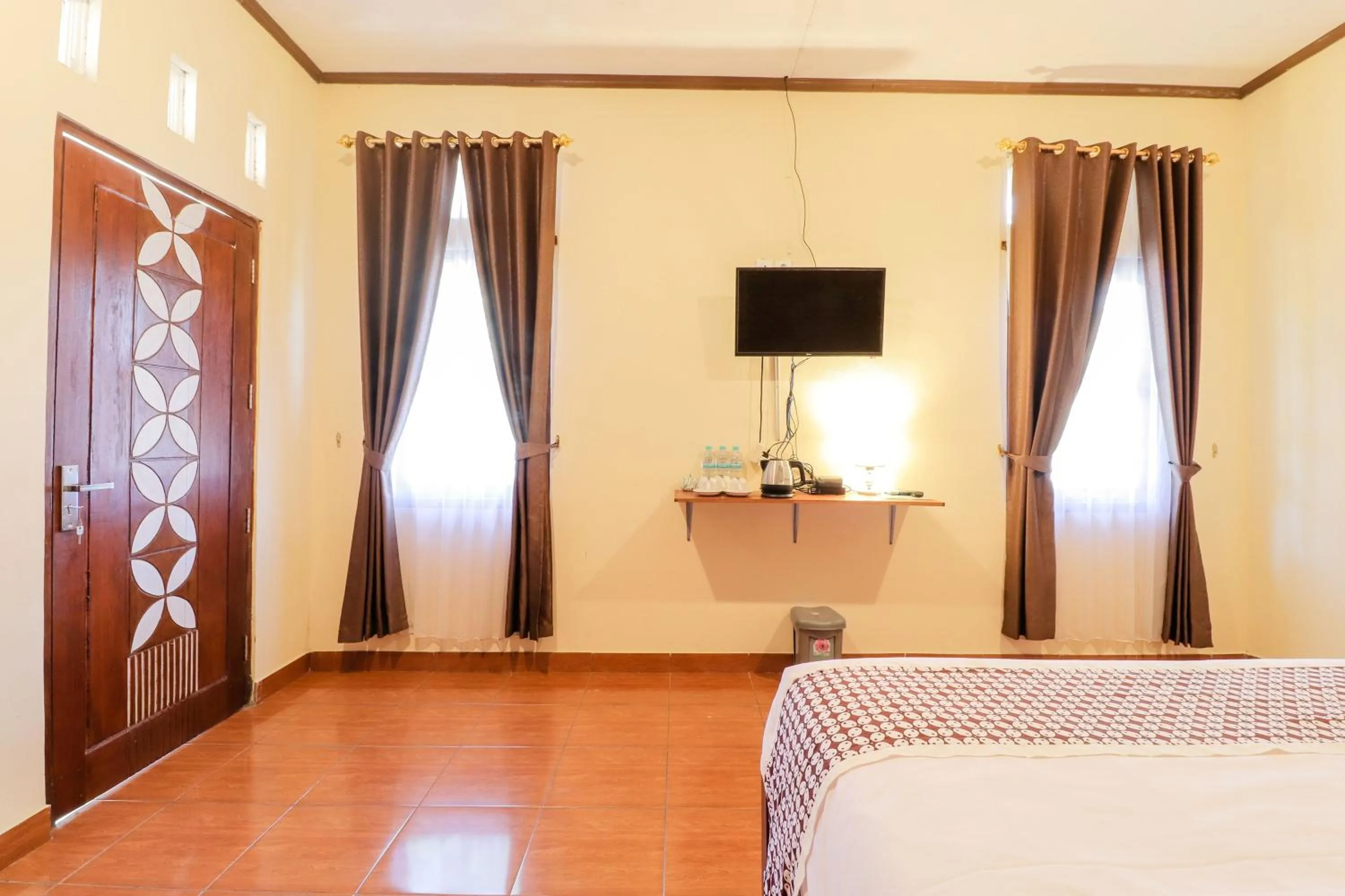 Bed in Hotel Ndalem Ayem Syariah