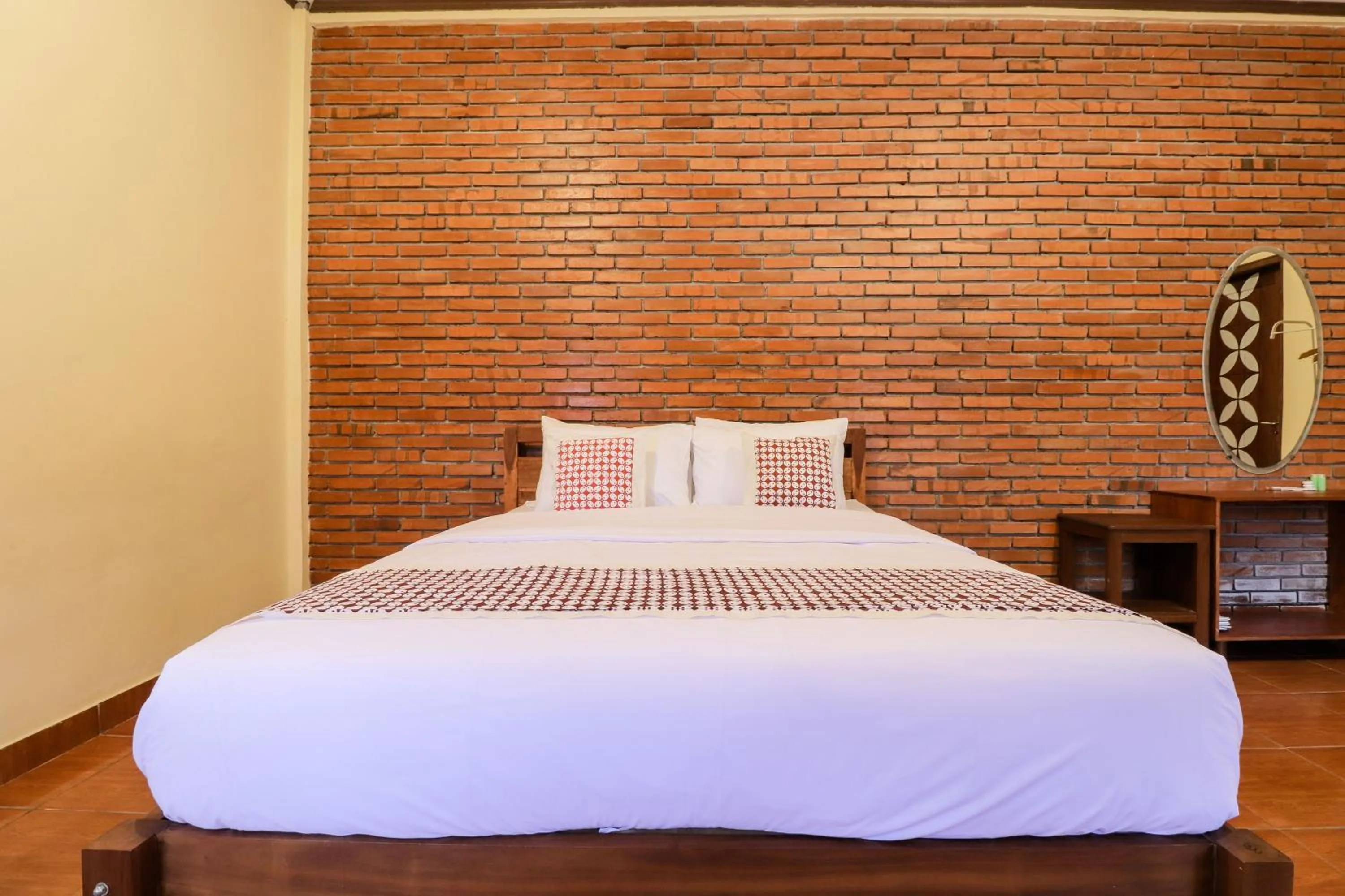 Bed in Hotel Ndalem Ayem Syariah