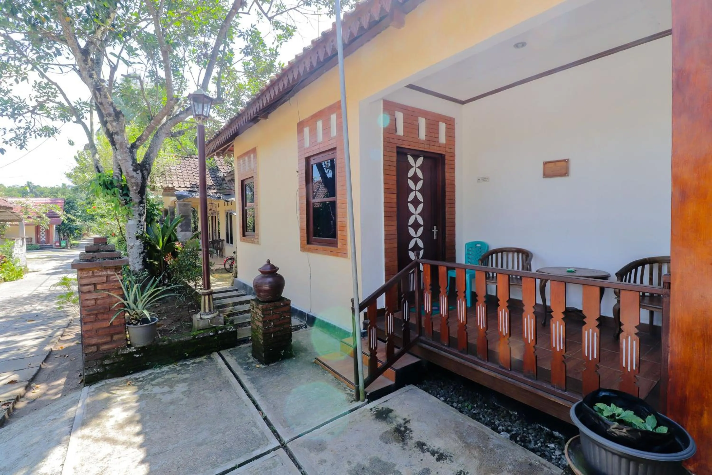 Property building in Hotel Ndalem Ayem Syariah