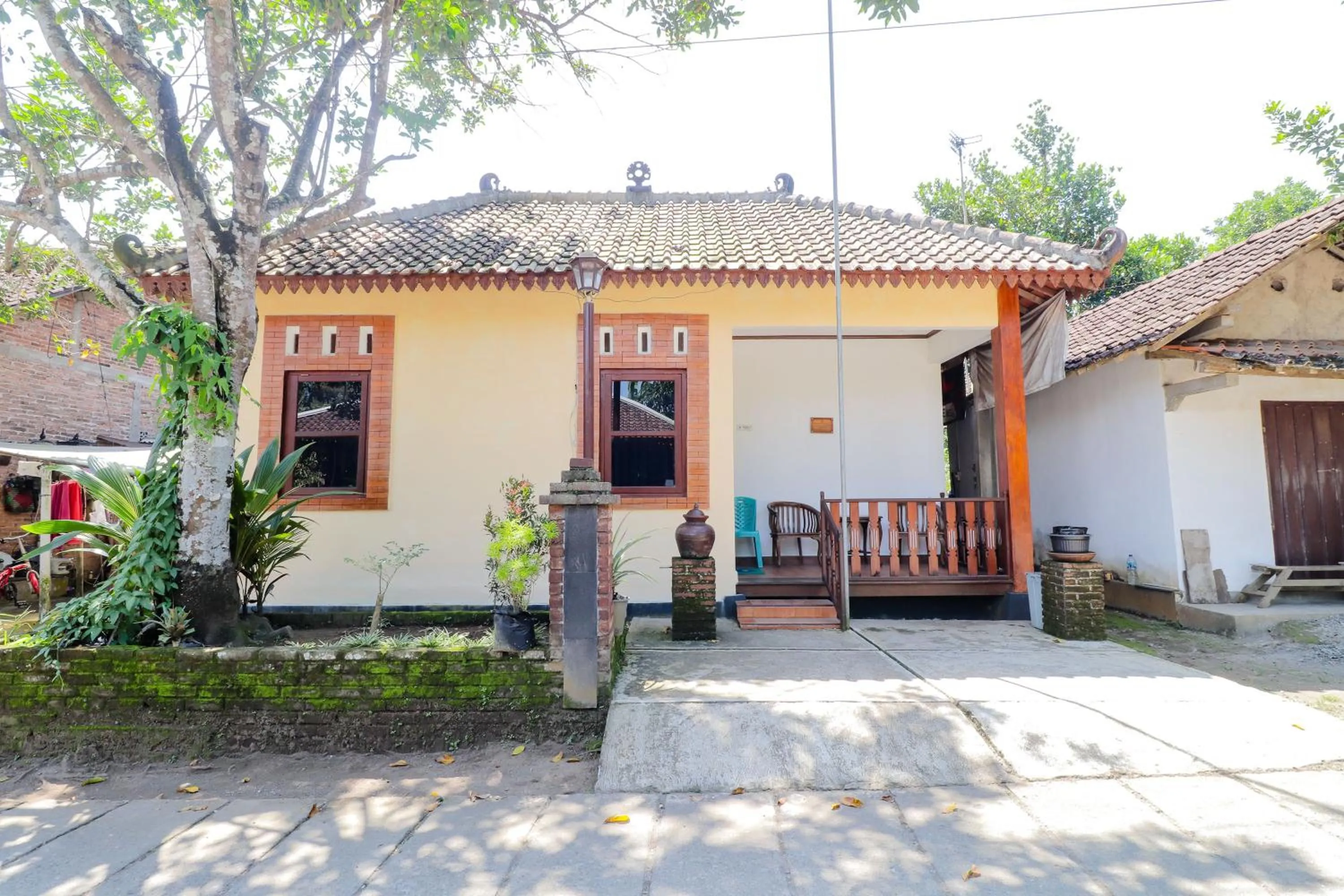 Property building in Hotel Ndalem Ayem Syariah