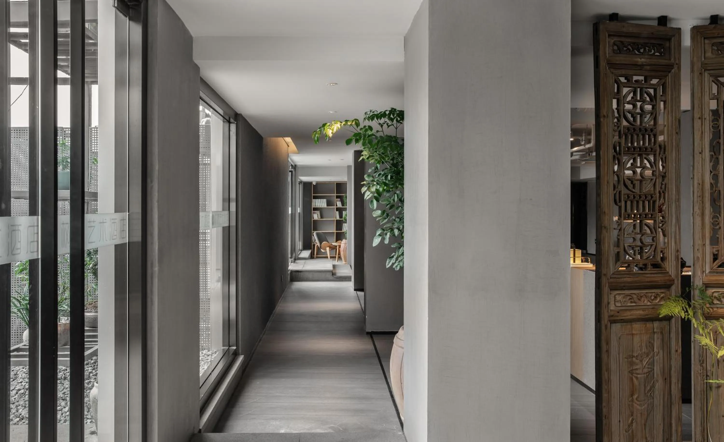 Property building in Guangzhou Shug Art Hotel