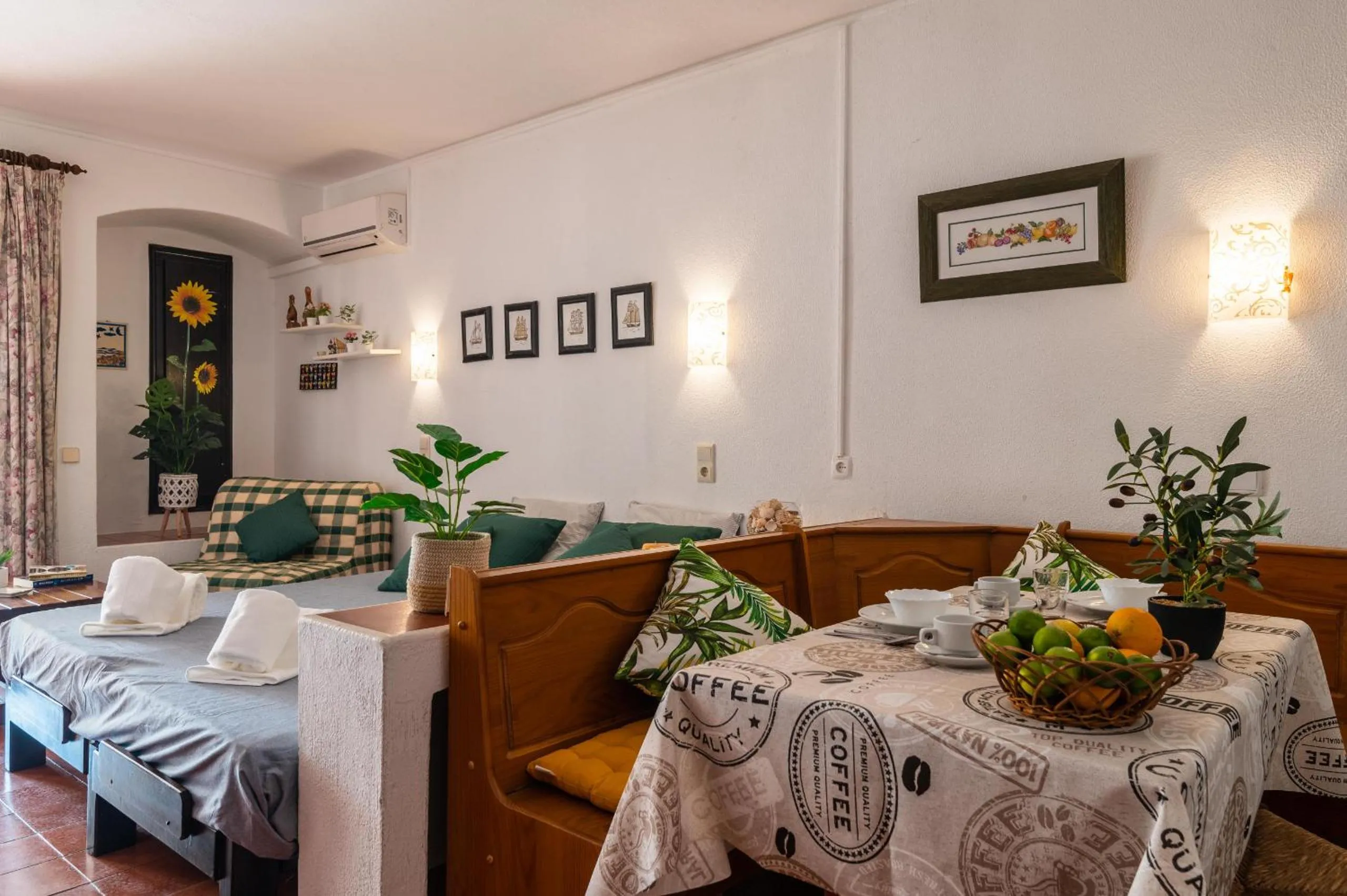 Communal lounge/ TV room, Bed in Albufeira Jardim Sun Deck Studio