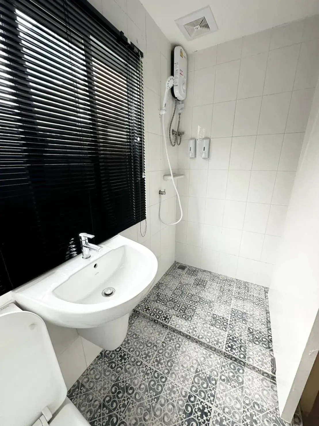 Quadruple Room with Private Bathroom in PICCOLO SUKHUMVIT HOSTEL- Self check-in after 6 pm Quadruple Room with Private Bathroom in PICCOLO SUKHUMVIT HOSTEL- Self check-in after 6 pm