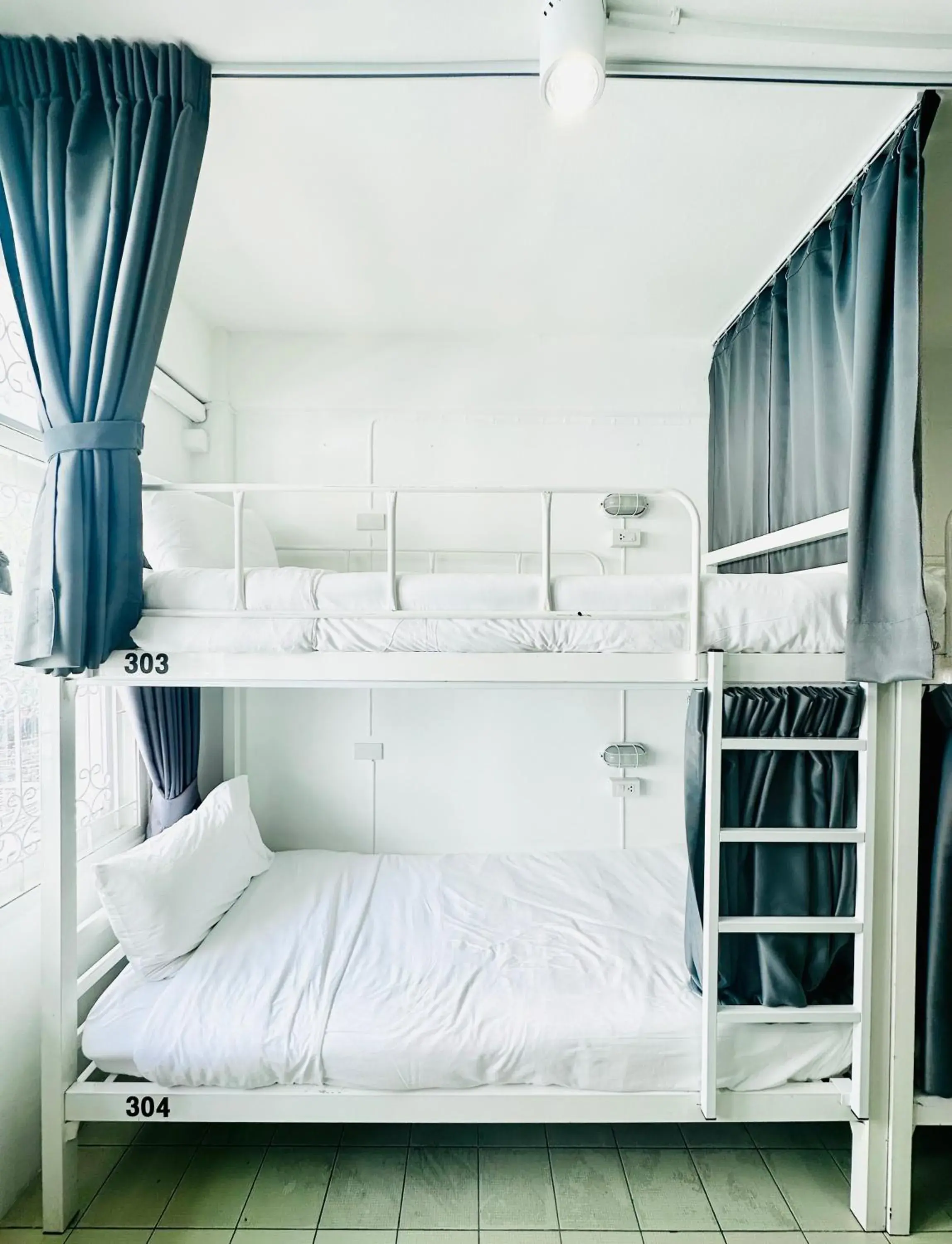 Bed in 8-Bed Female Dormitory Room in PICCOLO SUKHUMVIT HOSTEL- Self check-in after 6 pm Bed in 8-Bed Female Dormitory Room in PICCOLO SUKHUMVIT HOSTEL- Self check-in after 6 pm