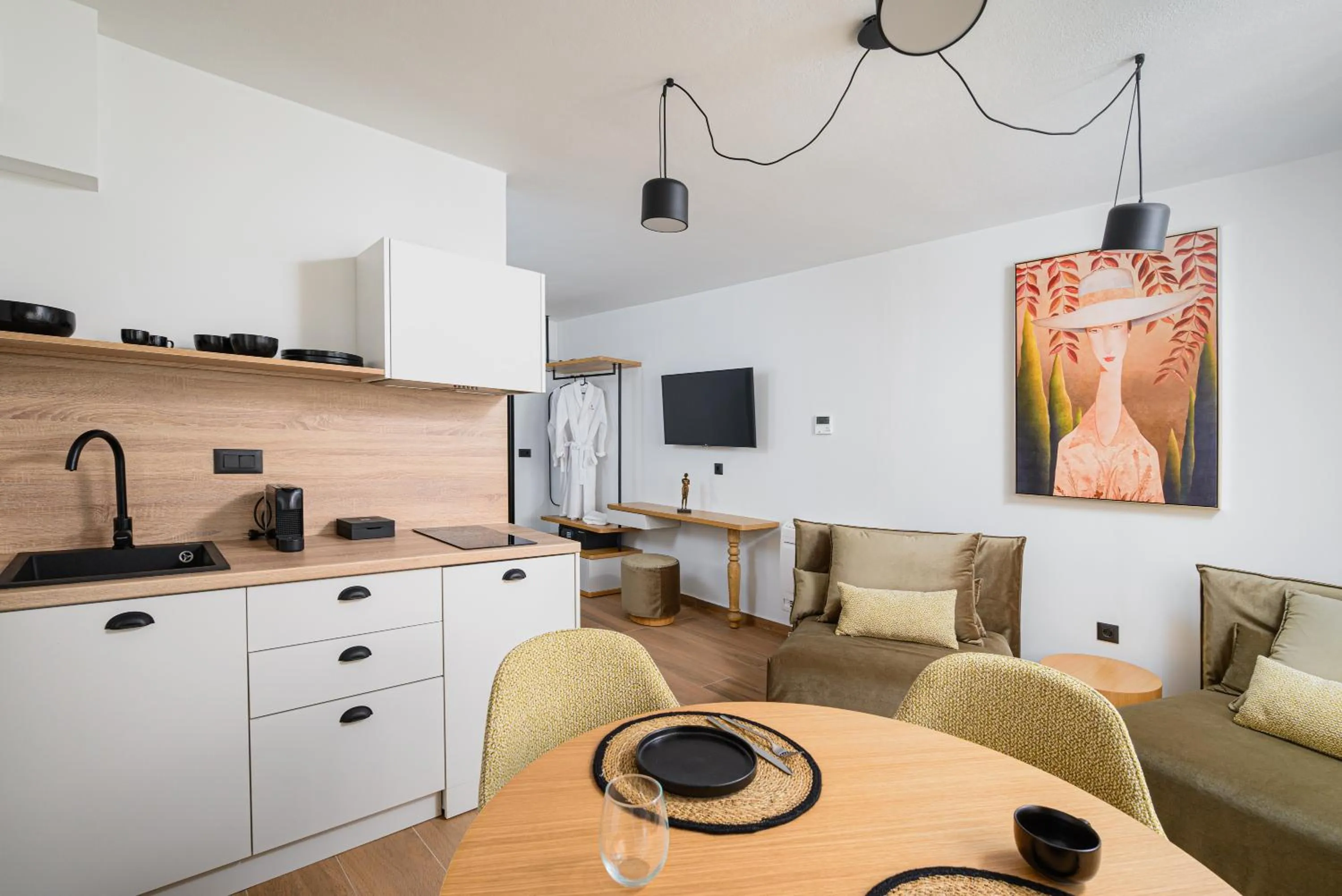 Coffee/tea facilities in Casa di Gaga Luxury Suites